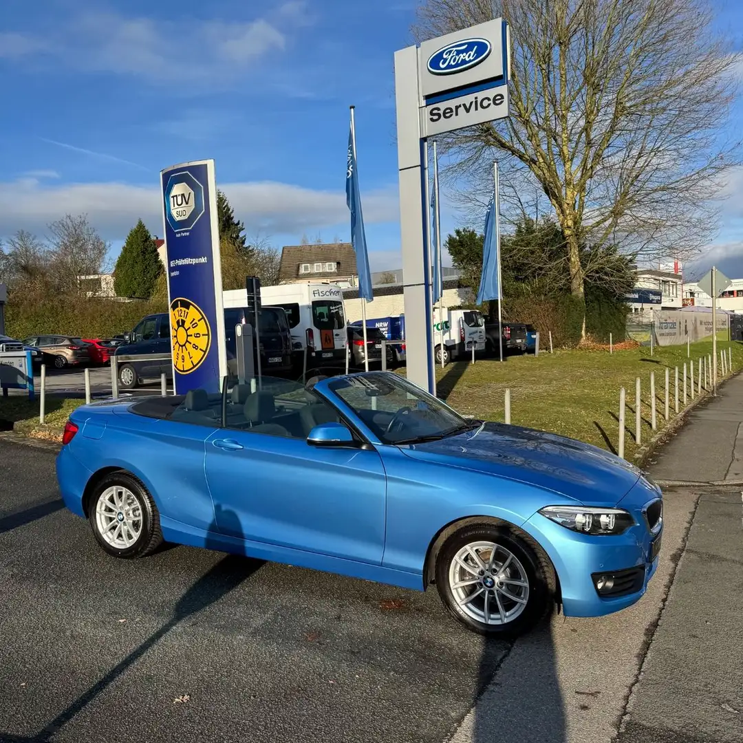 BMW 218 i Cabrio Advantage Blau - 1