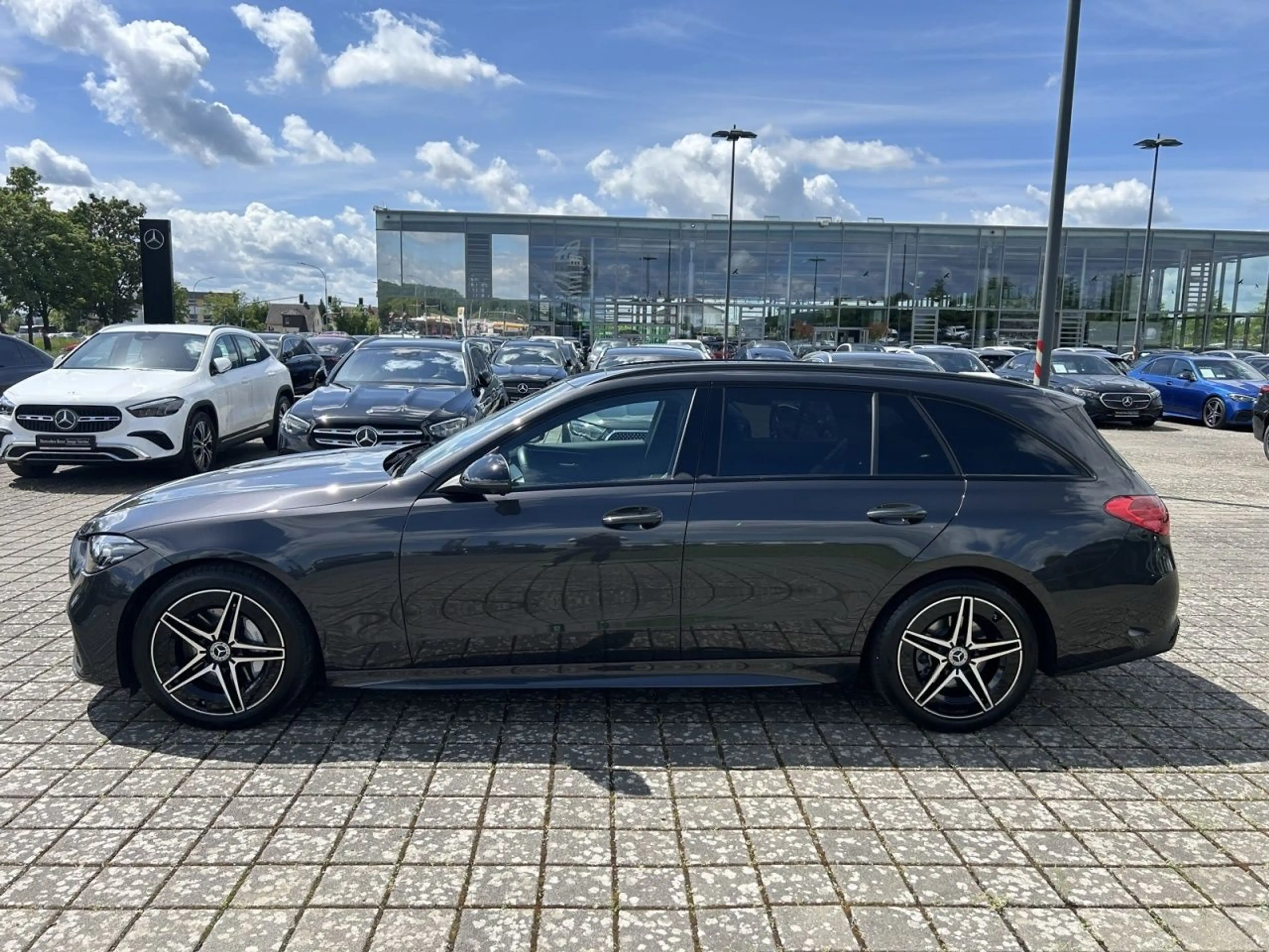 Mercedes-Benz C 200 T AMG+NIGHT+TOTW+AMBIENTE+ILS+360+PANO+KAM — photo 9
