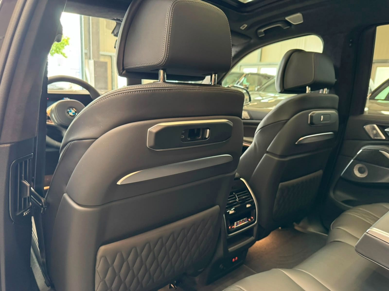 BMW X7 40d M Sport B&W Exclus Execut Iconi Integral — photo 10