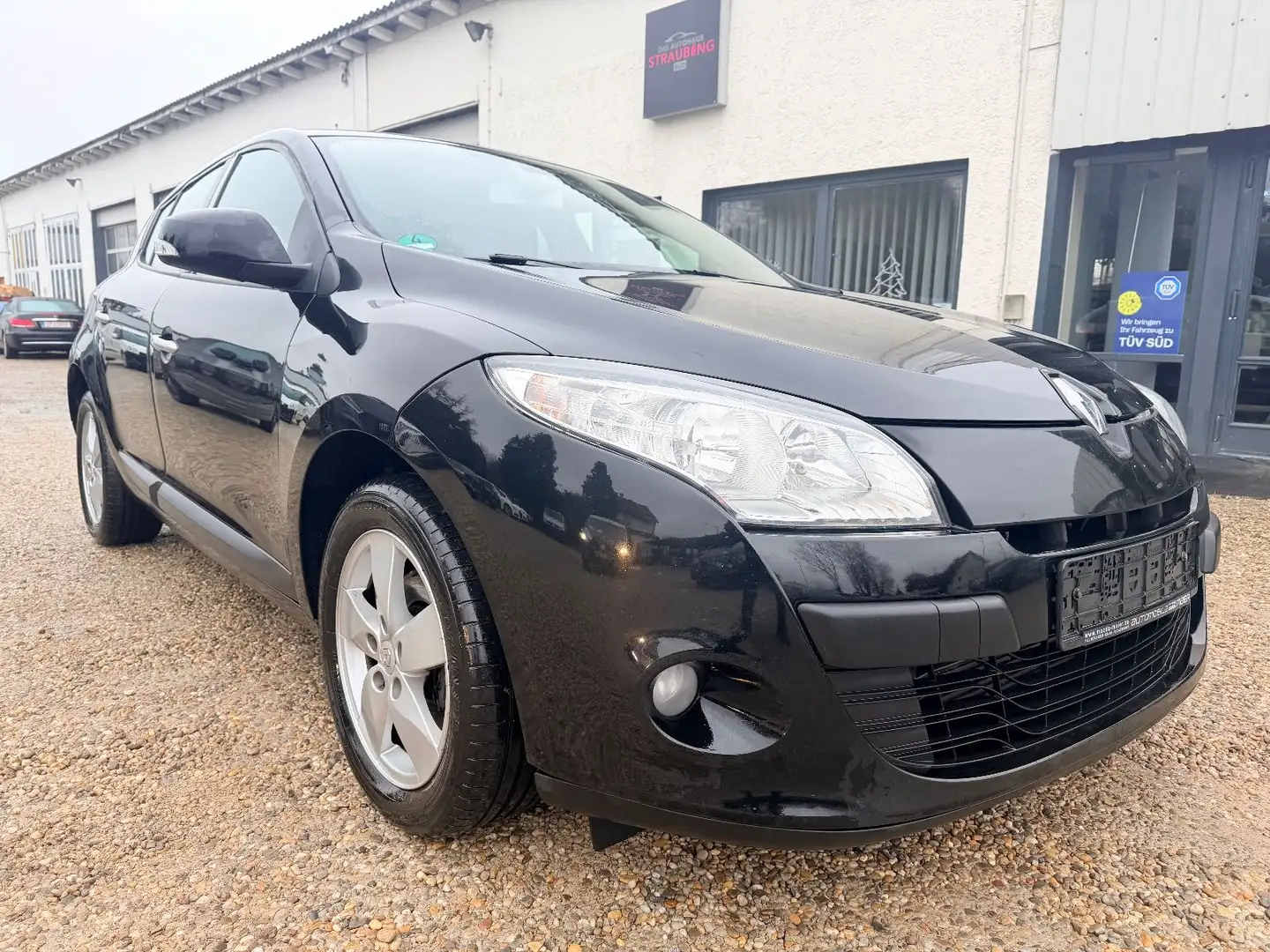 Renault Megane III Lim. 5-trg. Dynamique NAVI*KLIMAA*EU5 Noir - 1