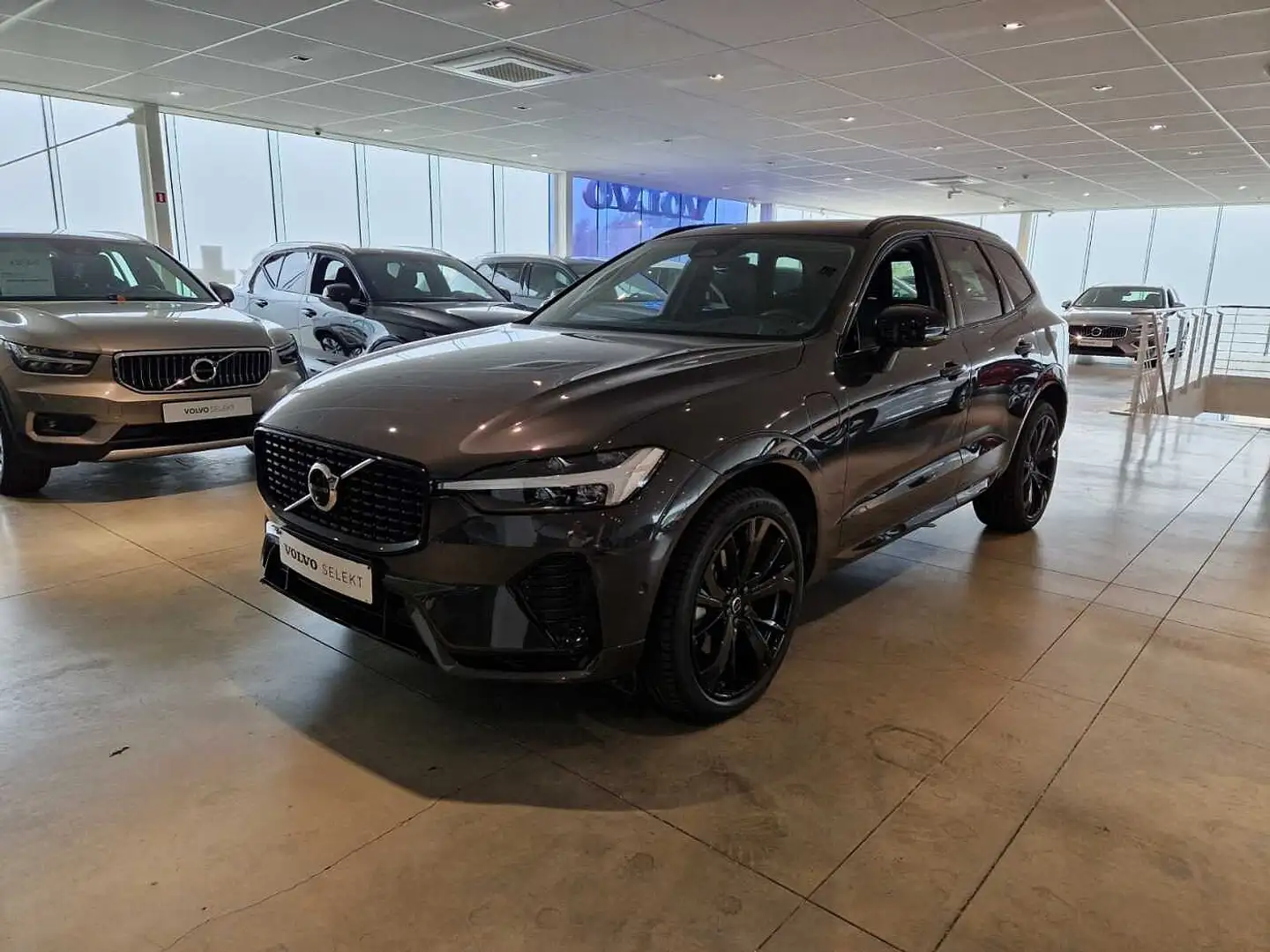 Volvo XC60 II Plus, Recharge, Plug-in Hybrid, Dark Grigio - 1
