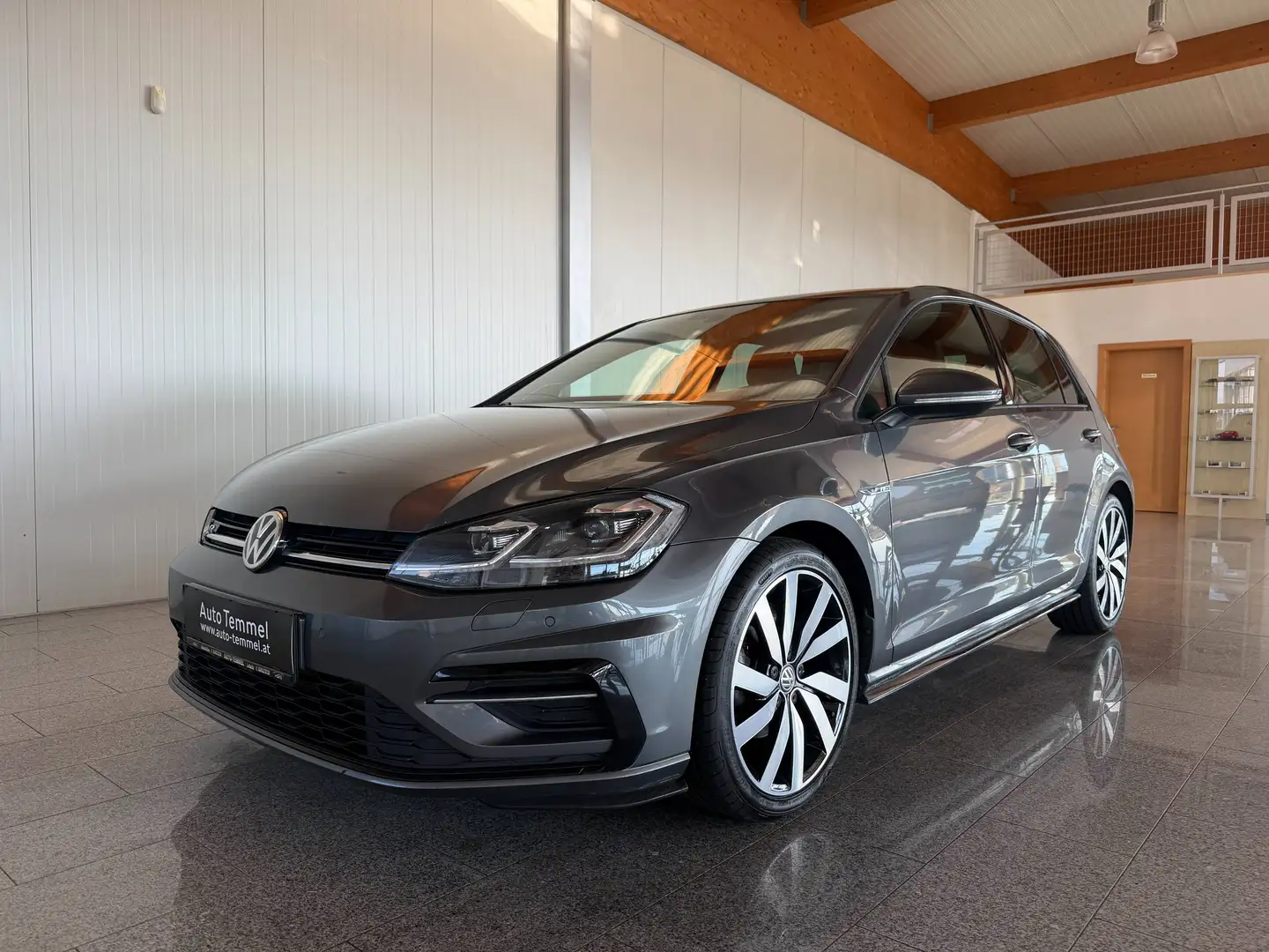 Volkswagen Golf Golf Highline 1,6 TDI SCR DSG R-Line Grau - 2