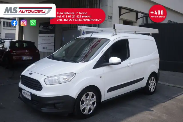 Ford Transit Courier view 11
