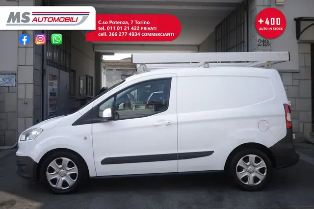 Ford Transit Courier view 4
