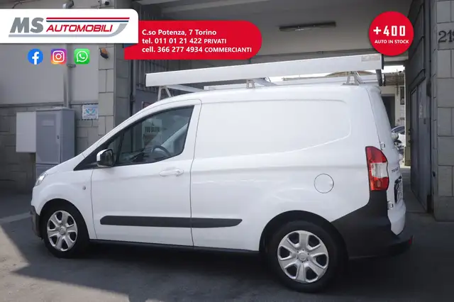 Ford Transit Courier view 14