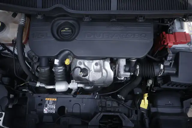 Ford Transit Courier view 16