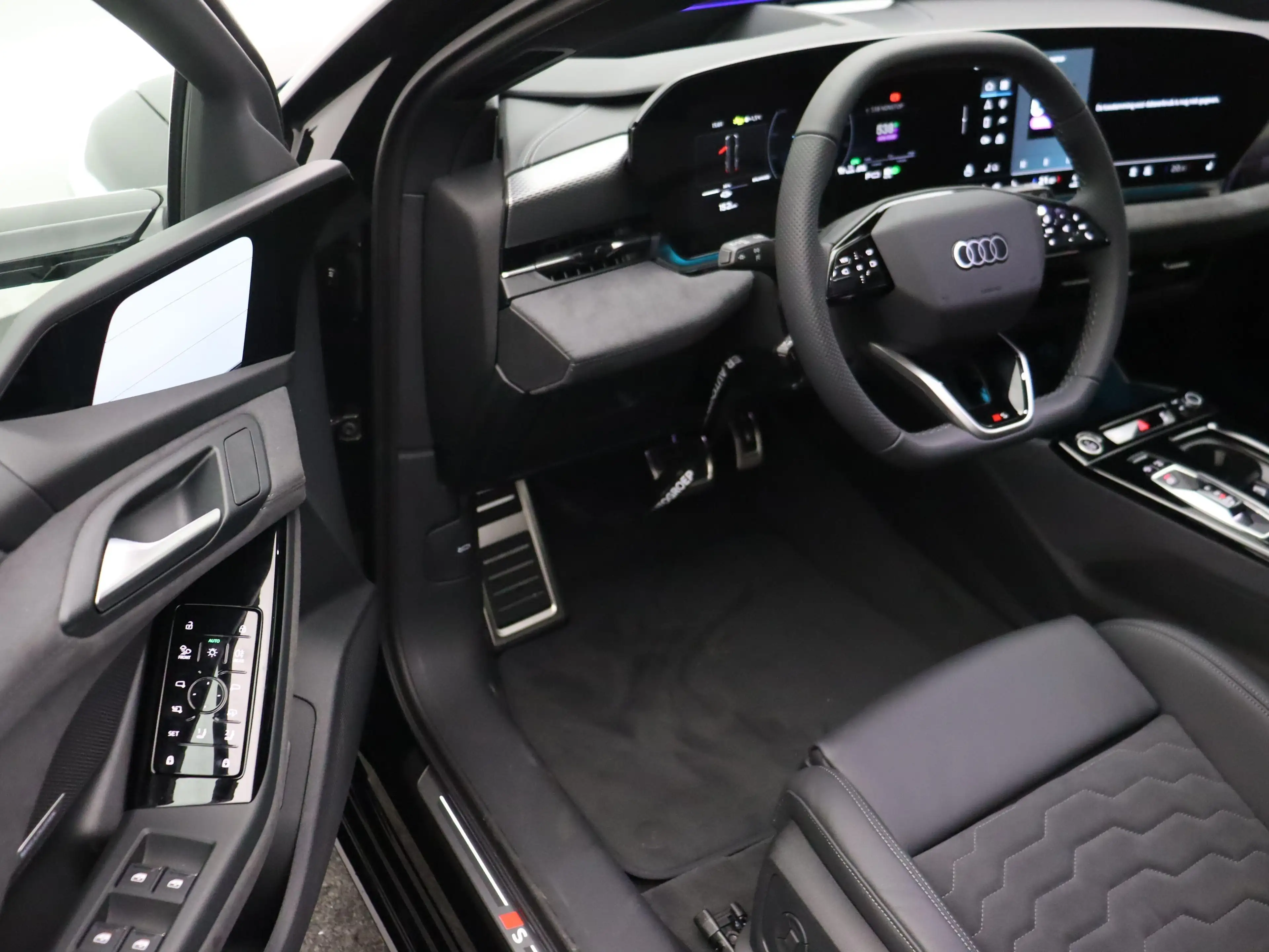 Audi A6 e-tron Avant e-tron 367pk S edition — photo 14