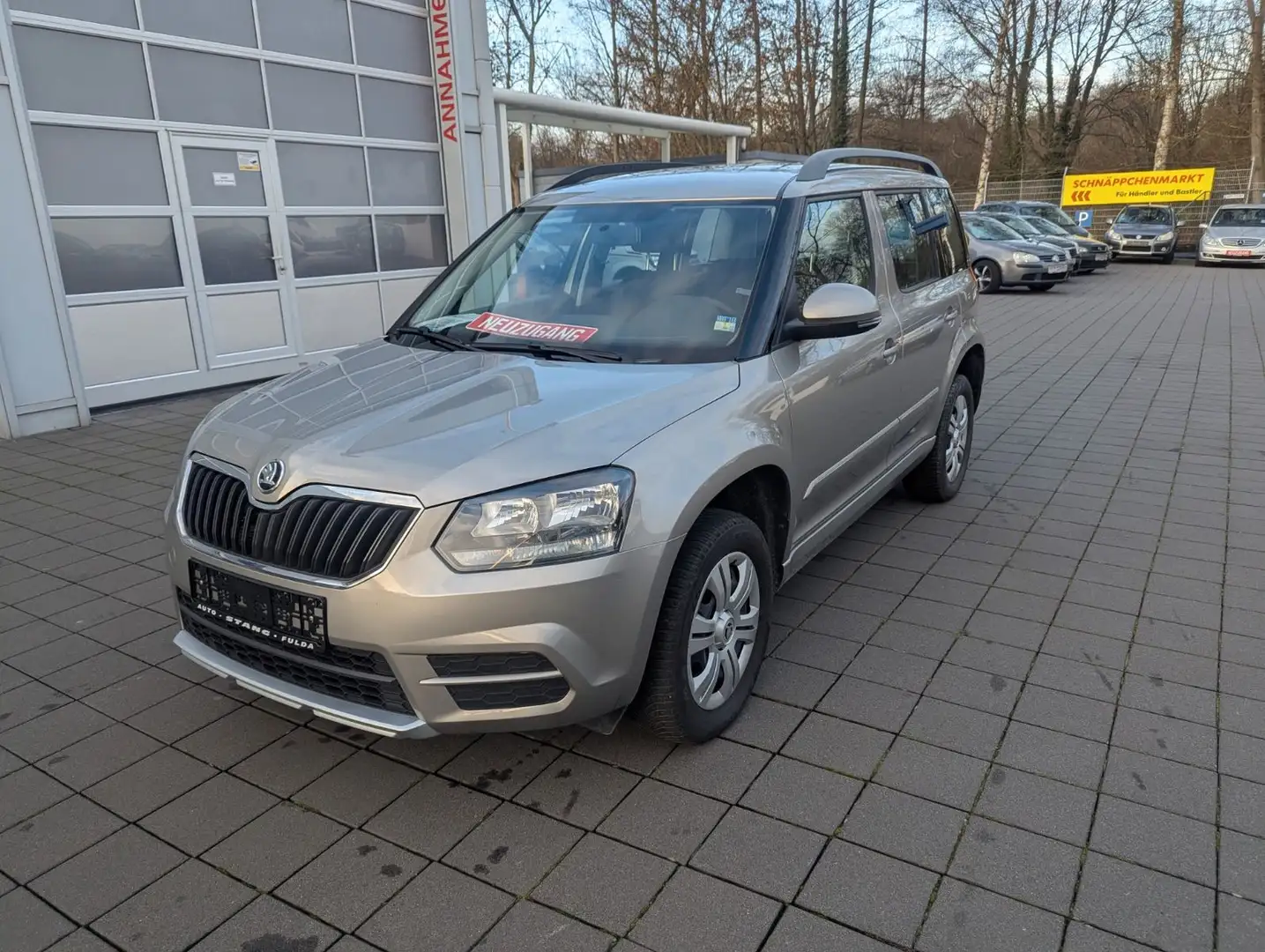 Skoda Yeti Active*1.HAND+SCHECKHEFT+KLIMA+ALLWETTER* Beige - 1