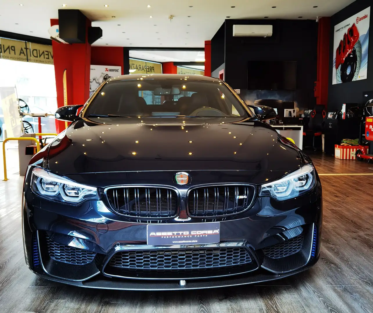 BMW M4 M4 Coupe 3.0 450cv dkg black edition carbon crna - 1