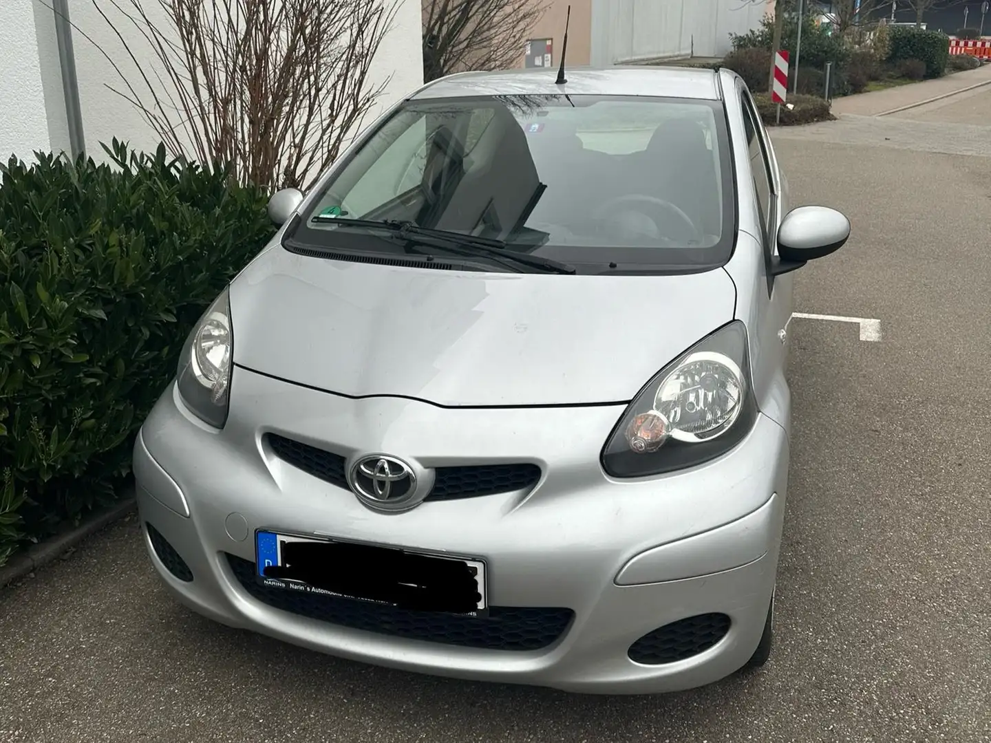 Toyota Aygo Silber - 1