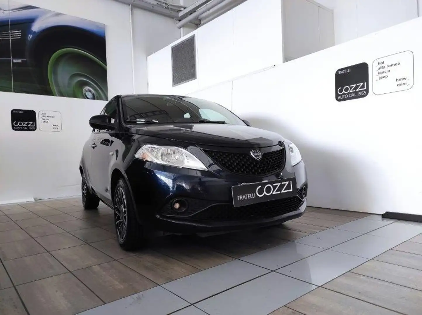 Lancia Ypsilon 3ª serie - Ypsilon 1.2 69 CV 5 porte GPL Ecochic G Blu/Azzurro - 1