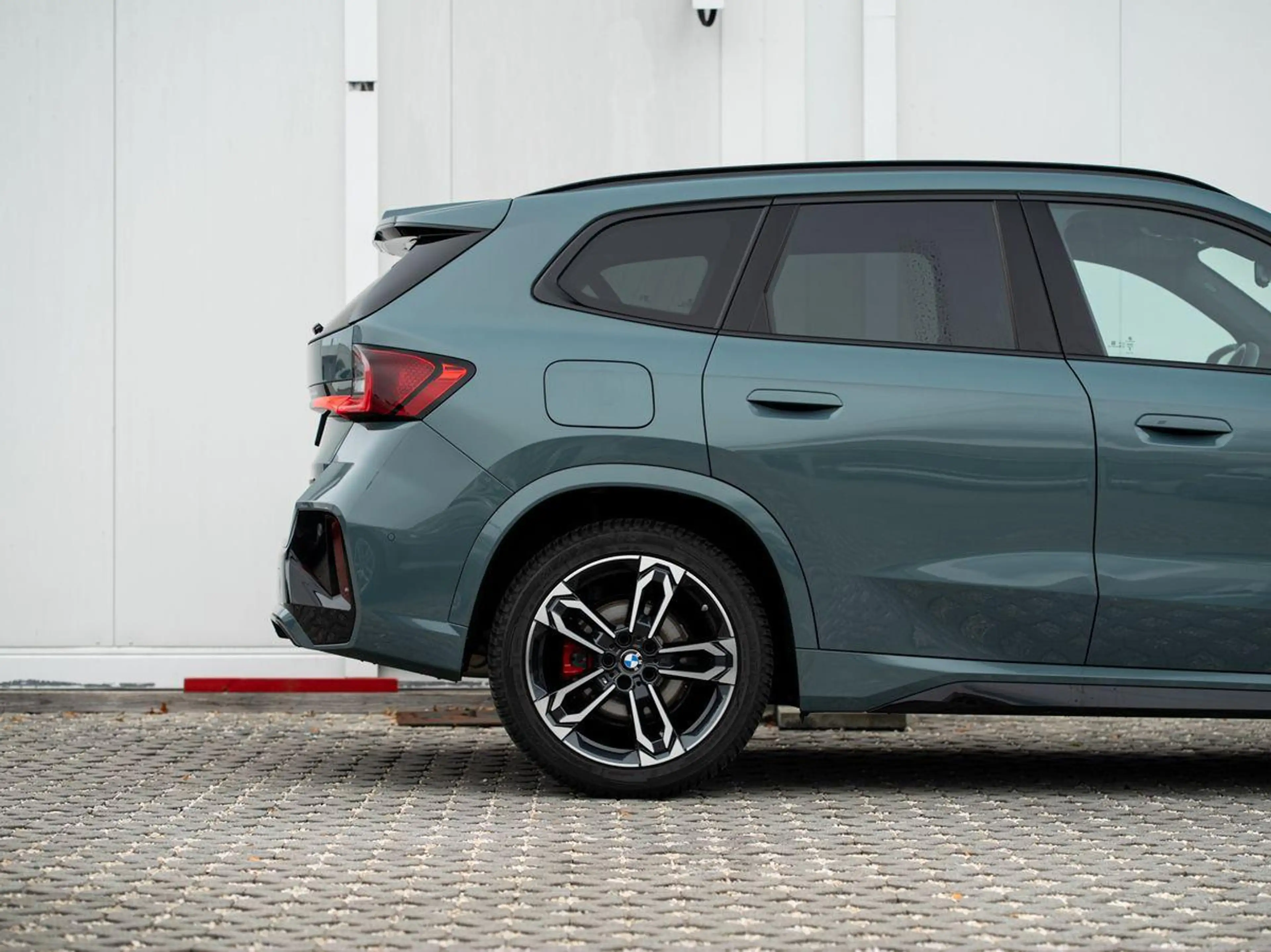BMW X1 xDrive23i M-Sport PRO AHK PANO ACC HuD eSitze — photo 6