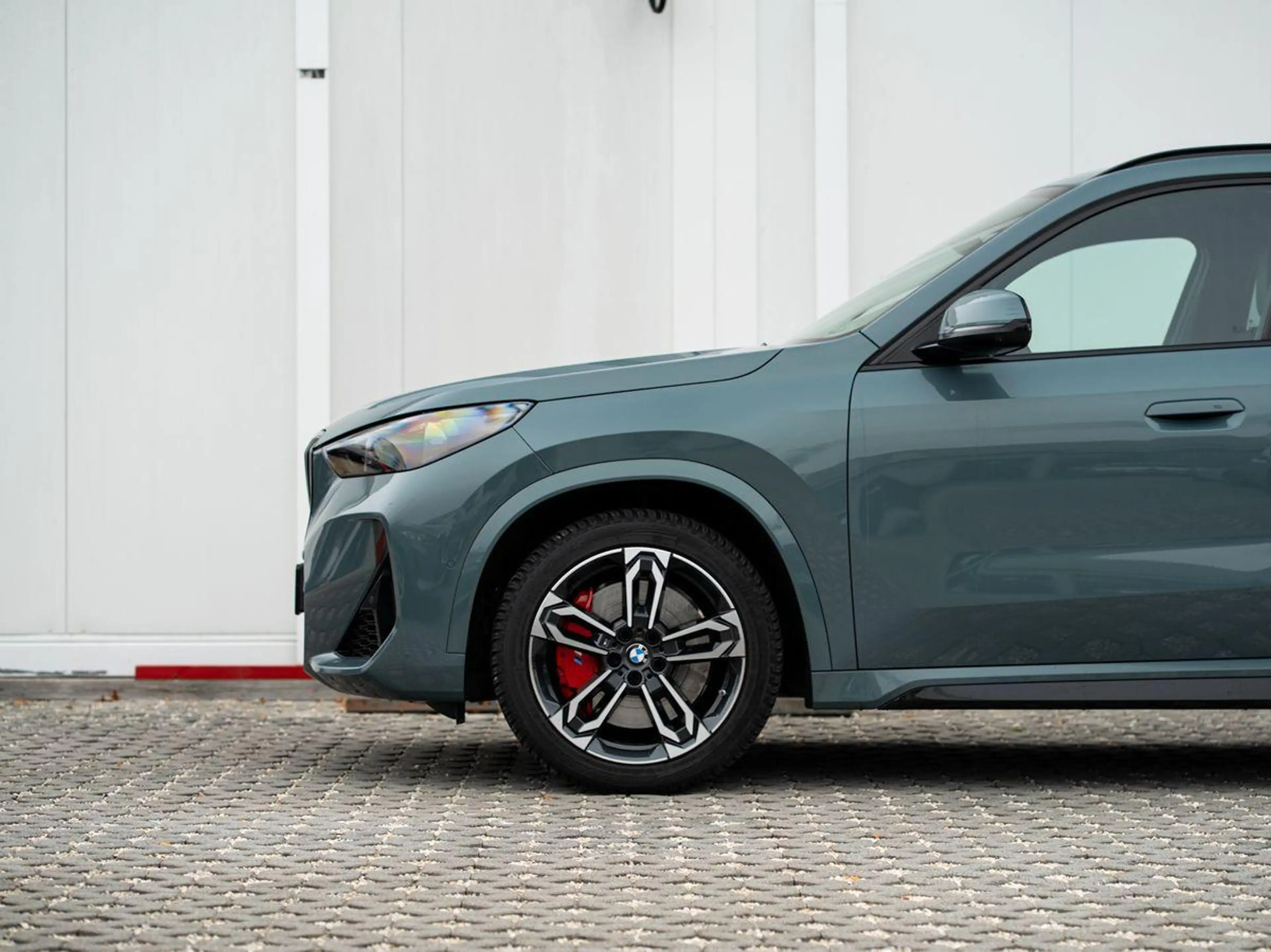 BMW X1 xDrive23i M-Sport PRO AHK PANO ACC HuD eSitze — photo 10