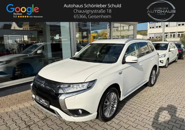 Mitsubishi Outlander PHEV 4WD *SITZH*KAMERA*CARPLAY*SCHECKH
