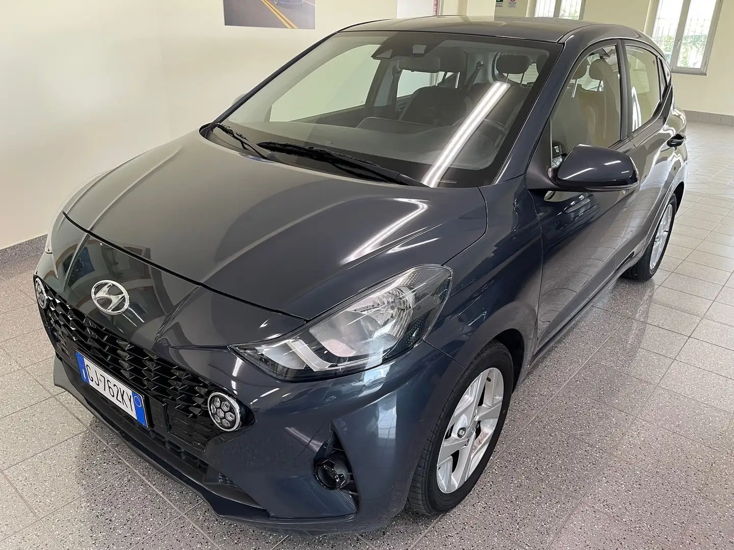 Hyundai i10 1.0 MPI Tech CON PROMO PLUS Grigio - 2