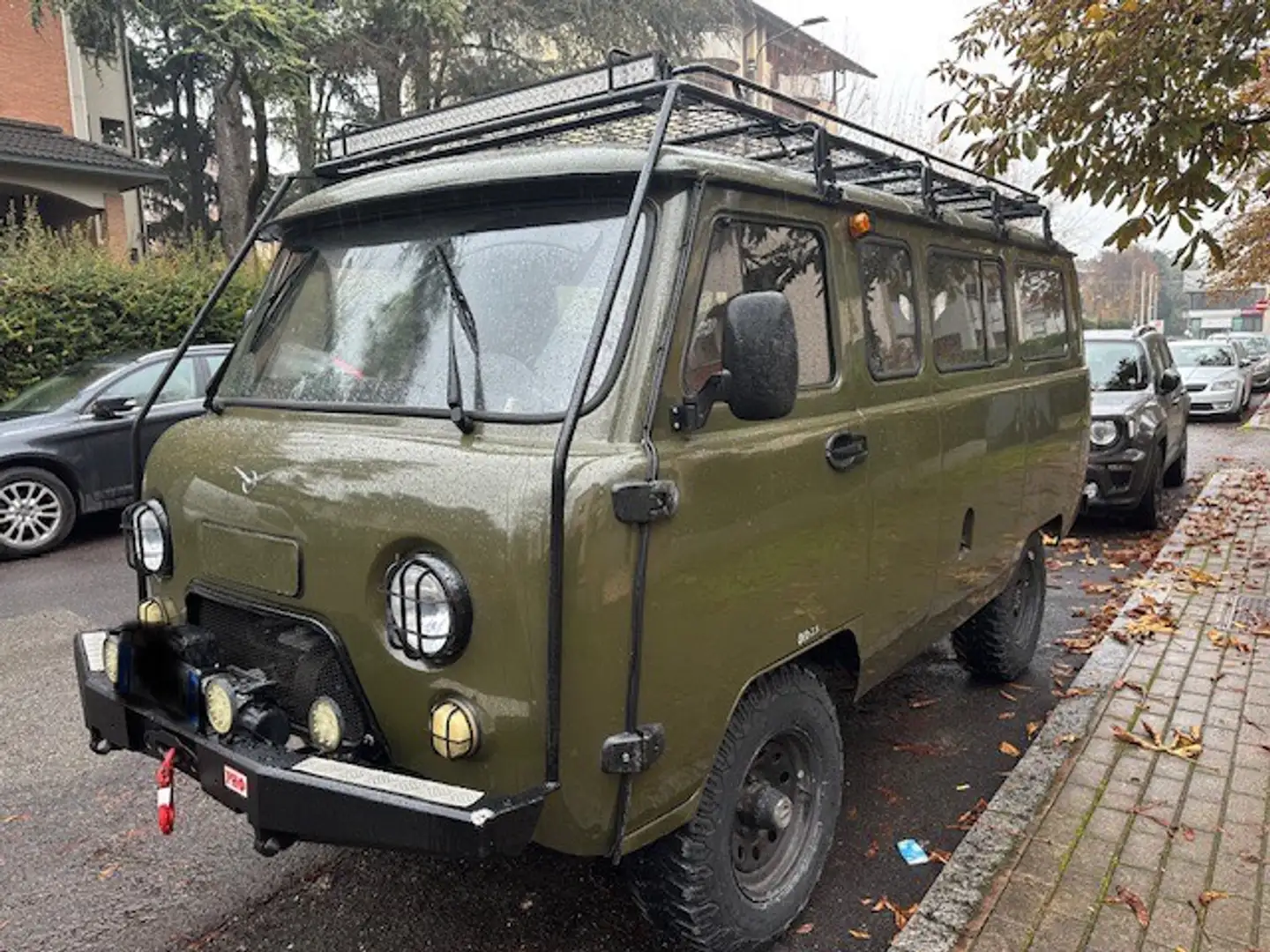 UAZ 3909 Furgone Grün - 2