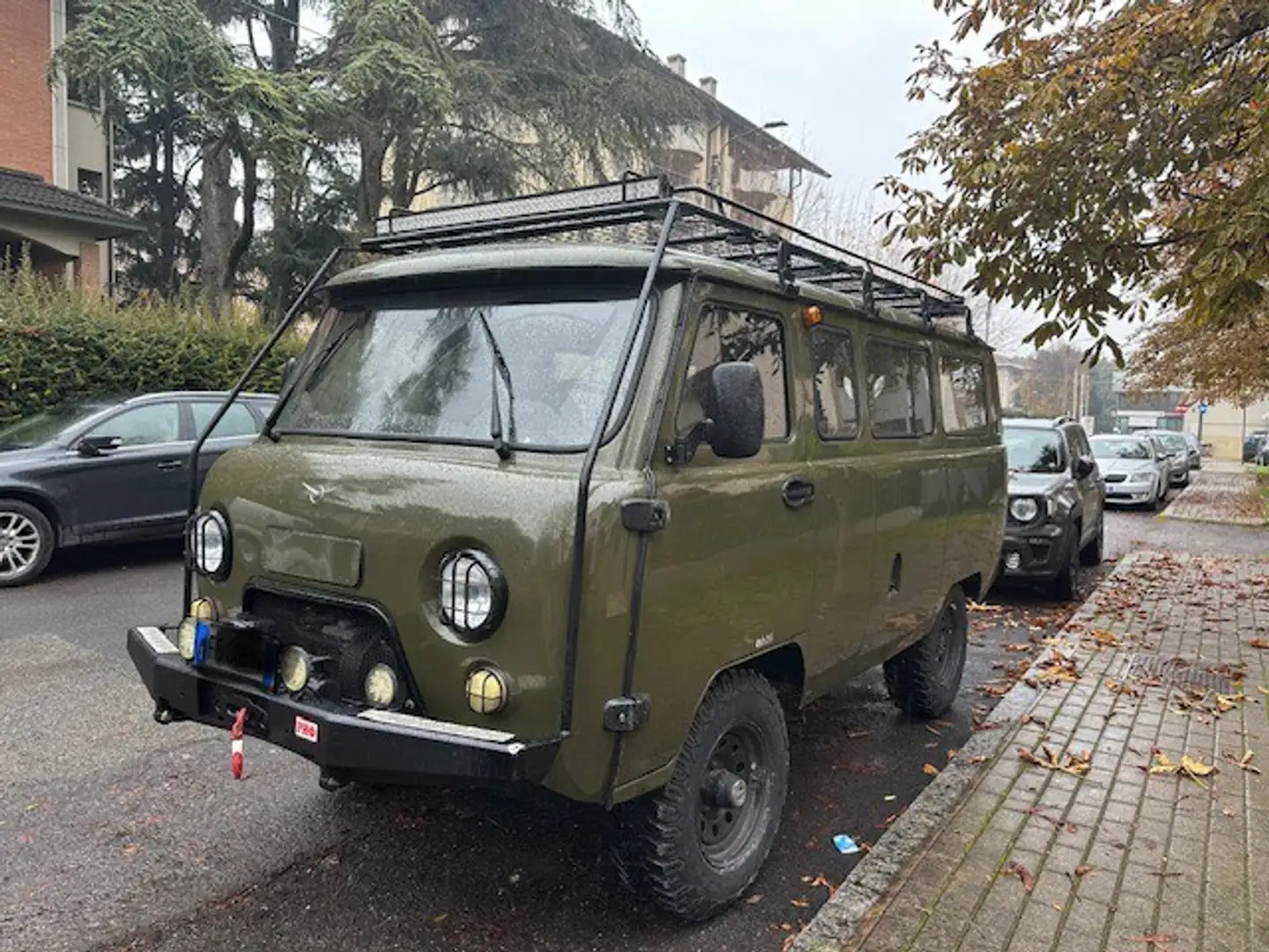 UAZ 3909 Furgone Grün - 1