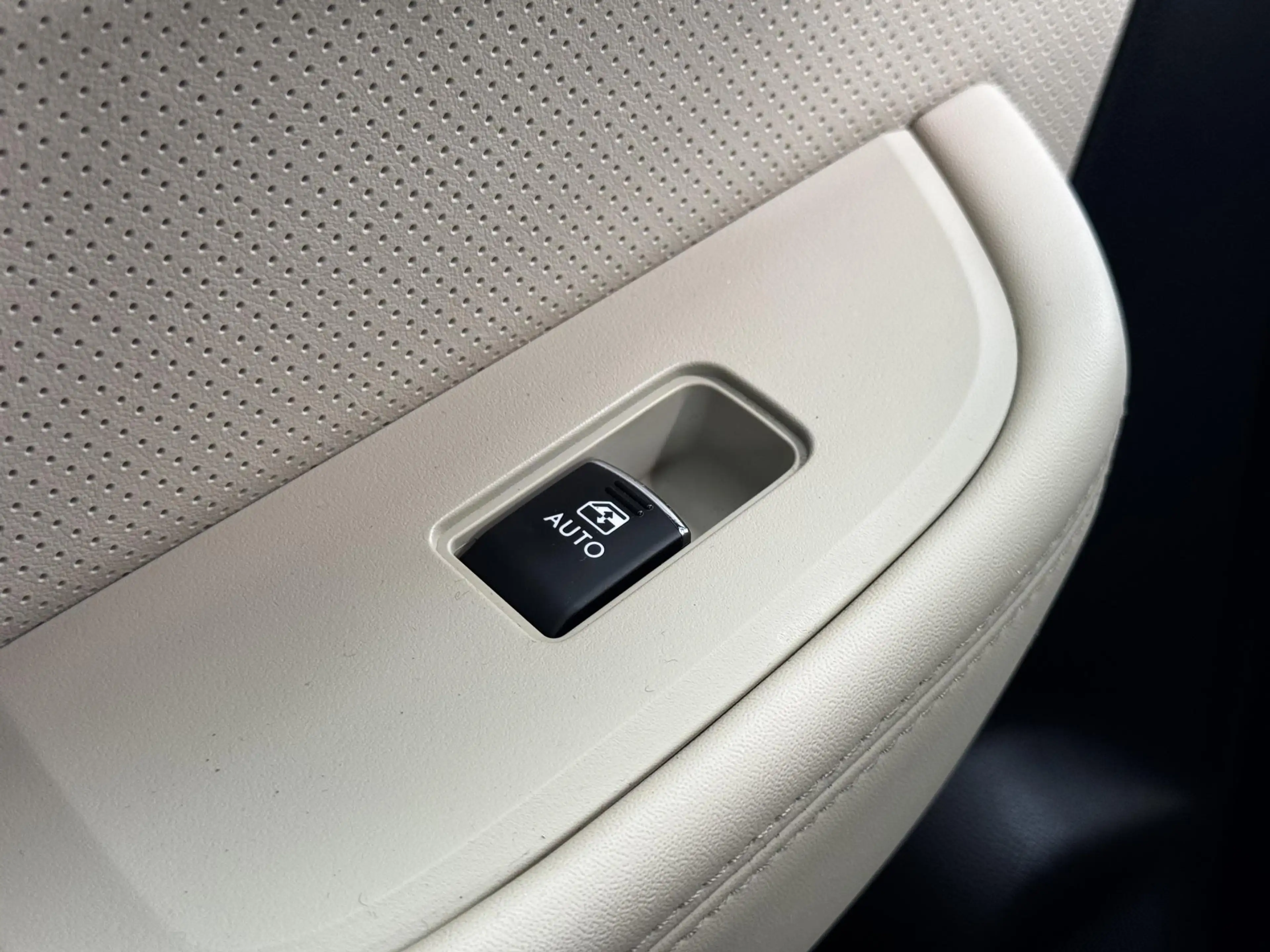 Subaru OUTBACK 2.5i Premium / Trekhaak 2000 kg / 10-2017 / duurst — photo 22
