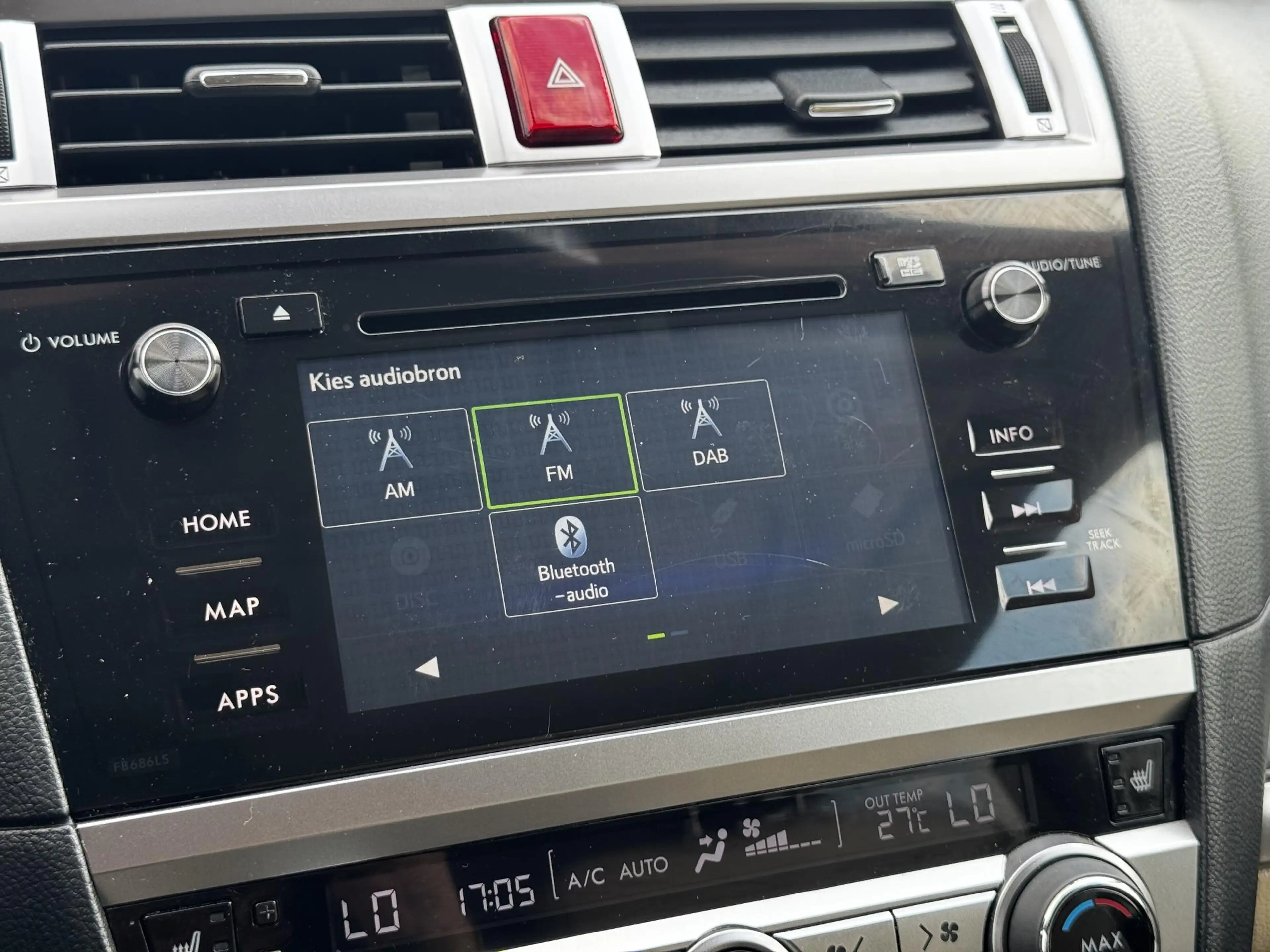 Subaru OUTBACK 2.5i Premium / Trekhaak 2000 kg / 10-2017 / duurst — photo 42