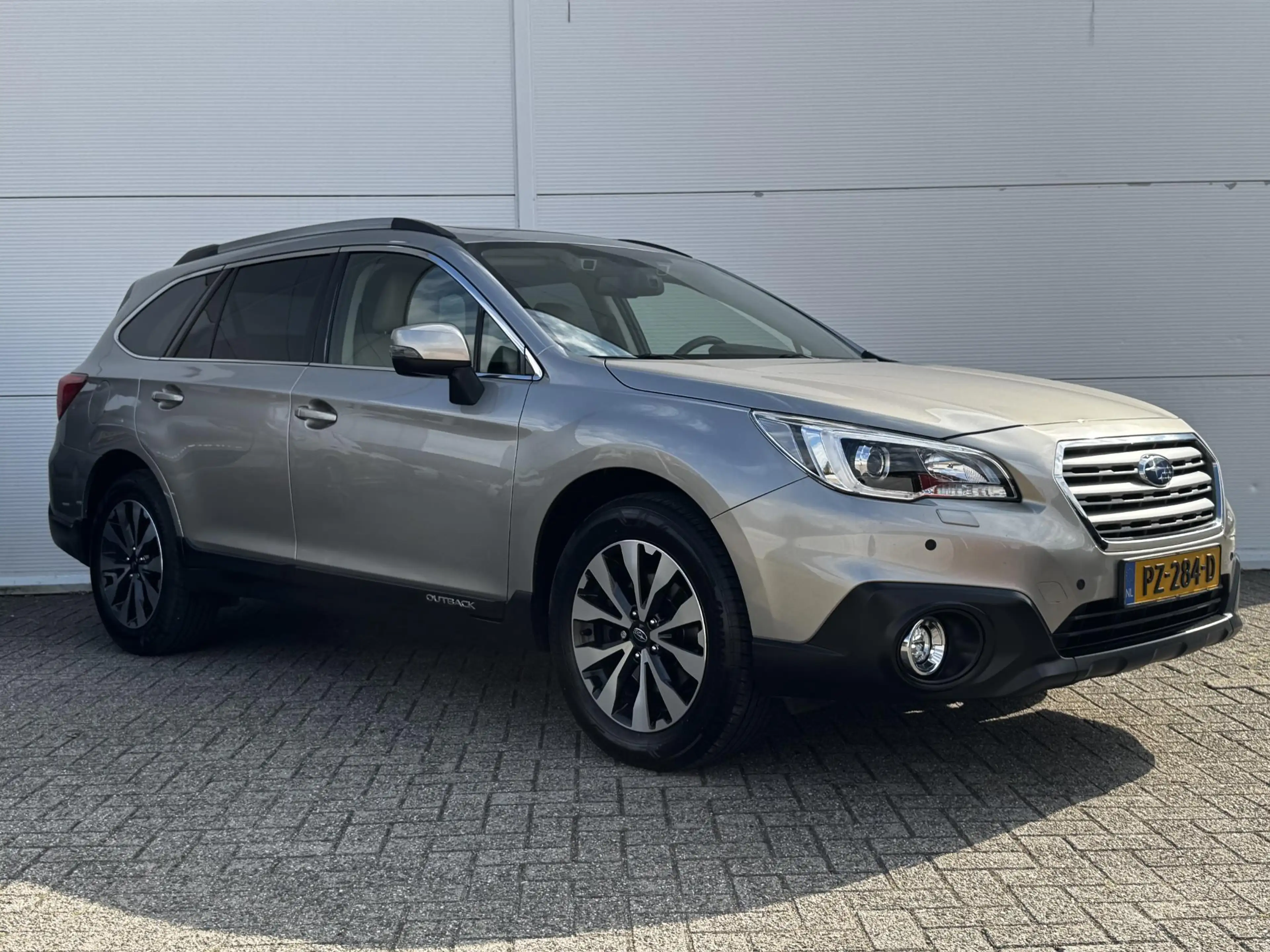 Subaru OUTBACK 2.5i Premium / Trekhaak 2000 kg / 10-2017 / duurst — photo 15