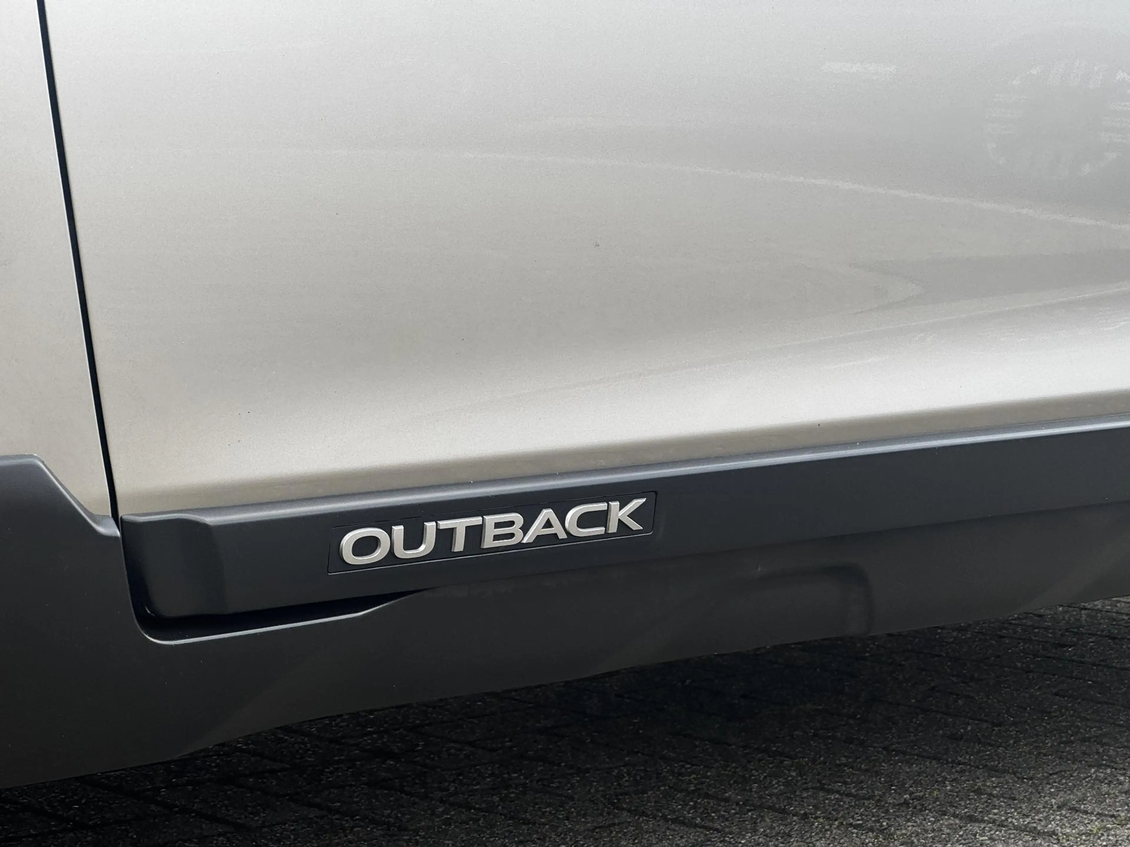 Subaru OUTBACK 2.5i Premium / Trekhaak 2000 kg / 10-2017 / duurst — photo 30