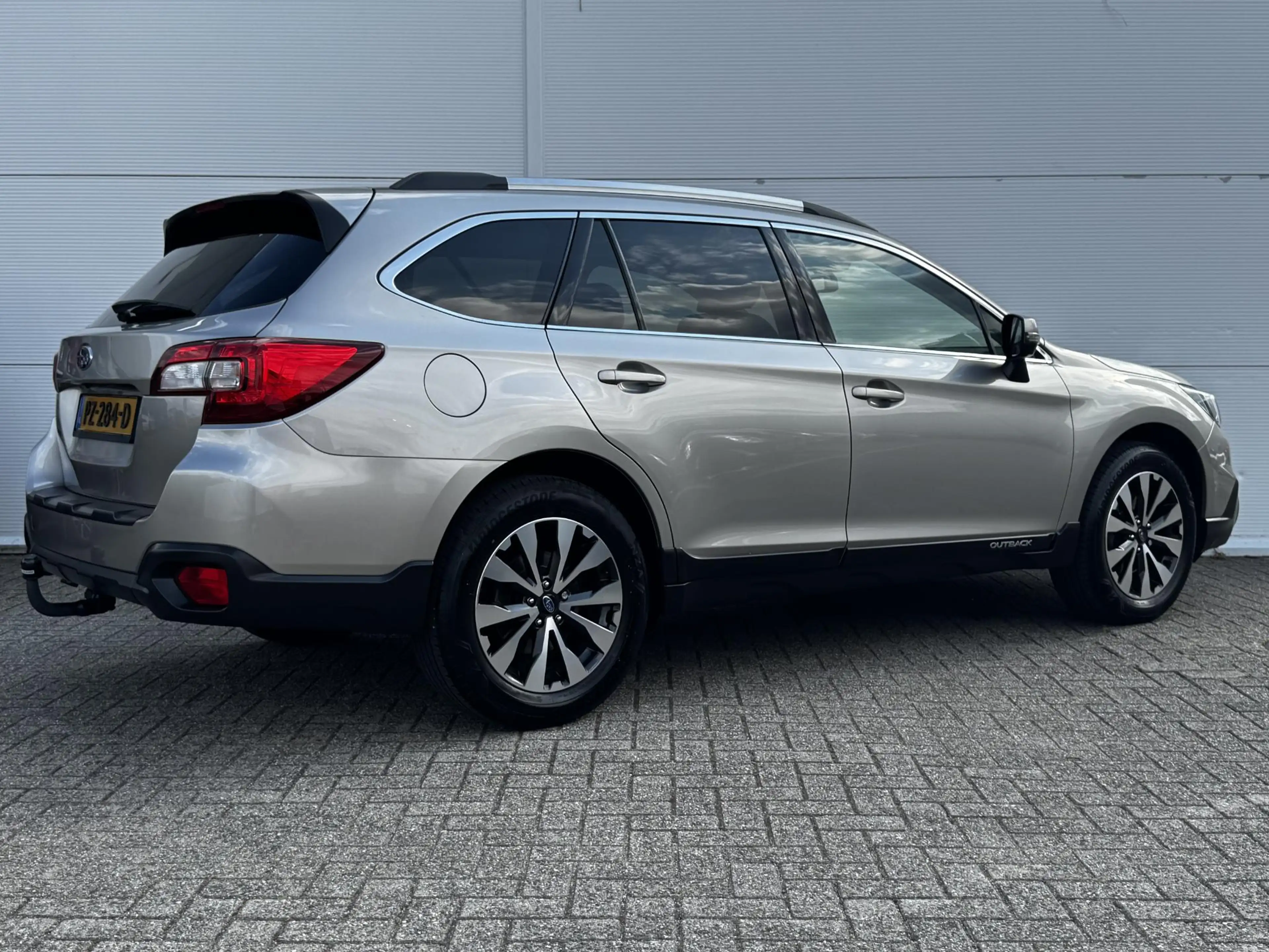 Subaru OUTBACK 2.5i Premium / Trekhaak 2000 kg / 10-2017 / duurst — photo 3