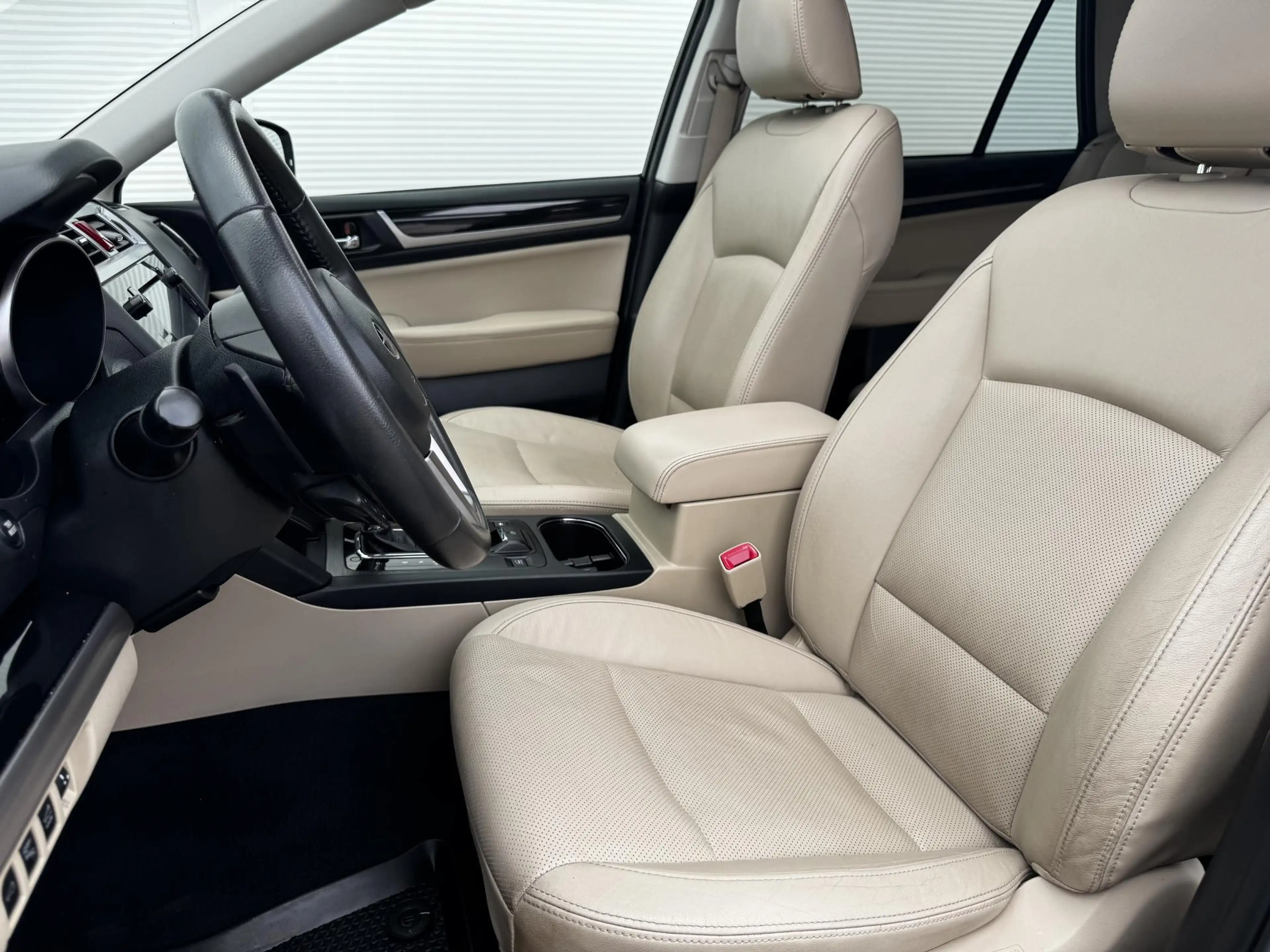 Subaru OUTBACK 2.5i Premium / Trekhaak 2000 kg / 10-2017 / duurst — photo 5