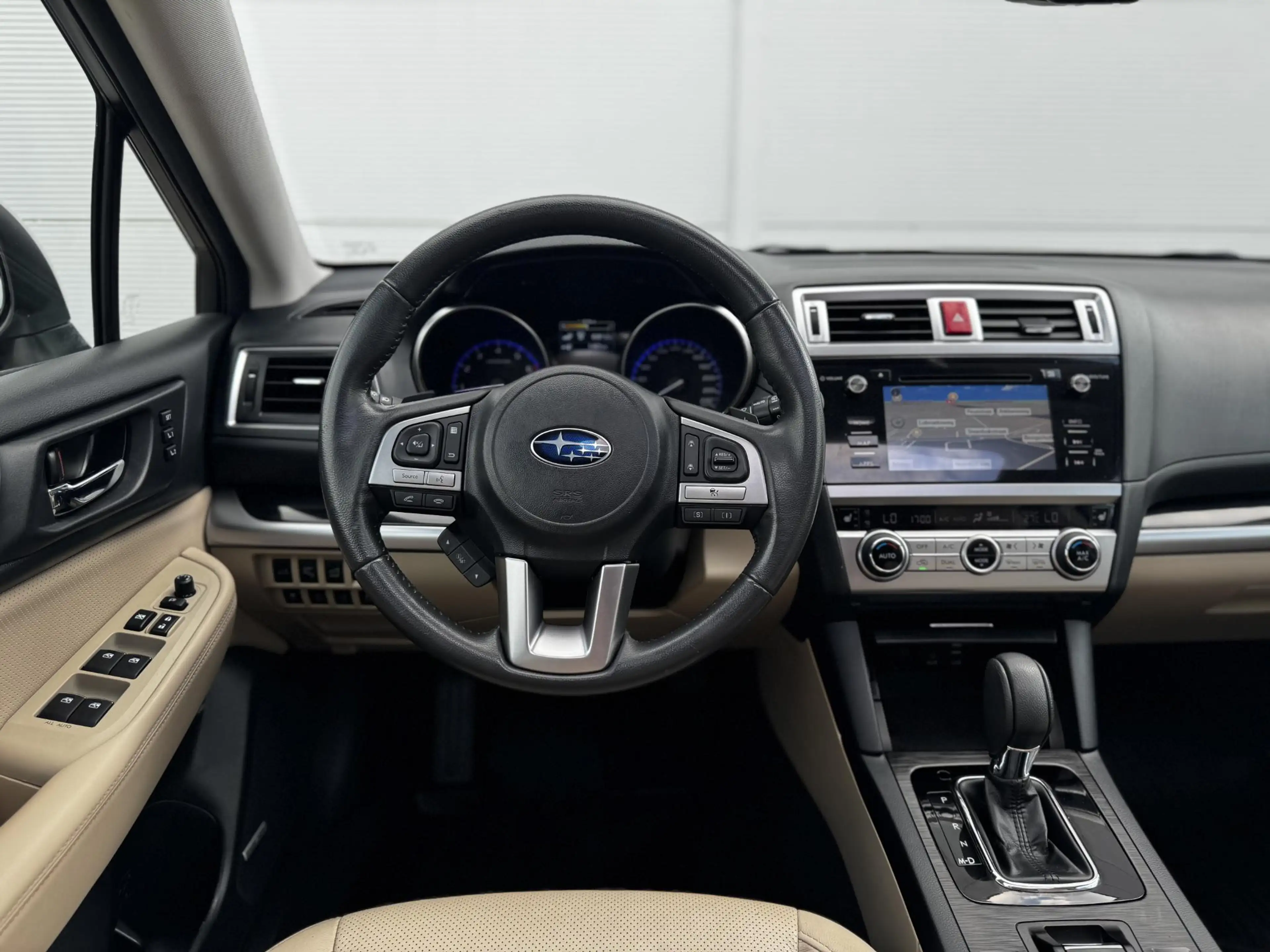 Subaru OUTBACK 2.5i Premium / Trekhaak 2000 kg / 10-2017 / duurst — photo 16