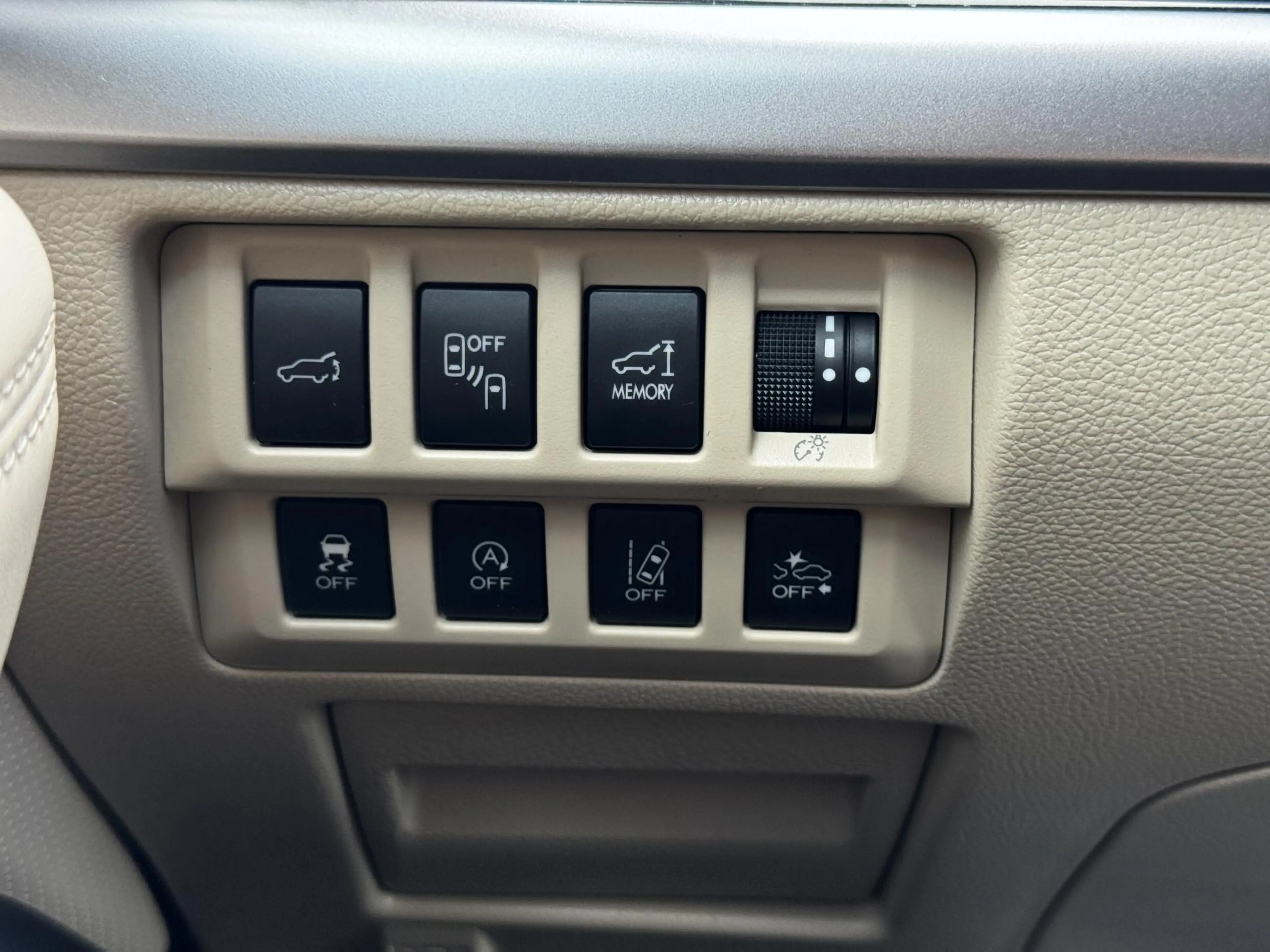 Subaru OUTBACK 2.5i Premium / Trekhaak 2000 kg / 10-2017 / duurst — photo 35
