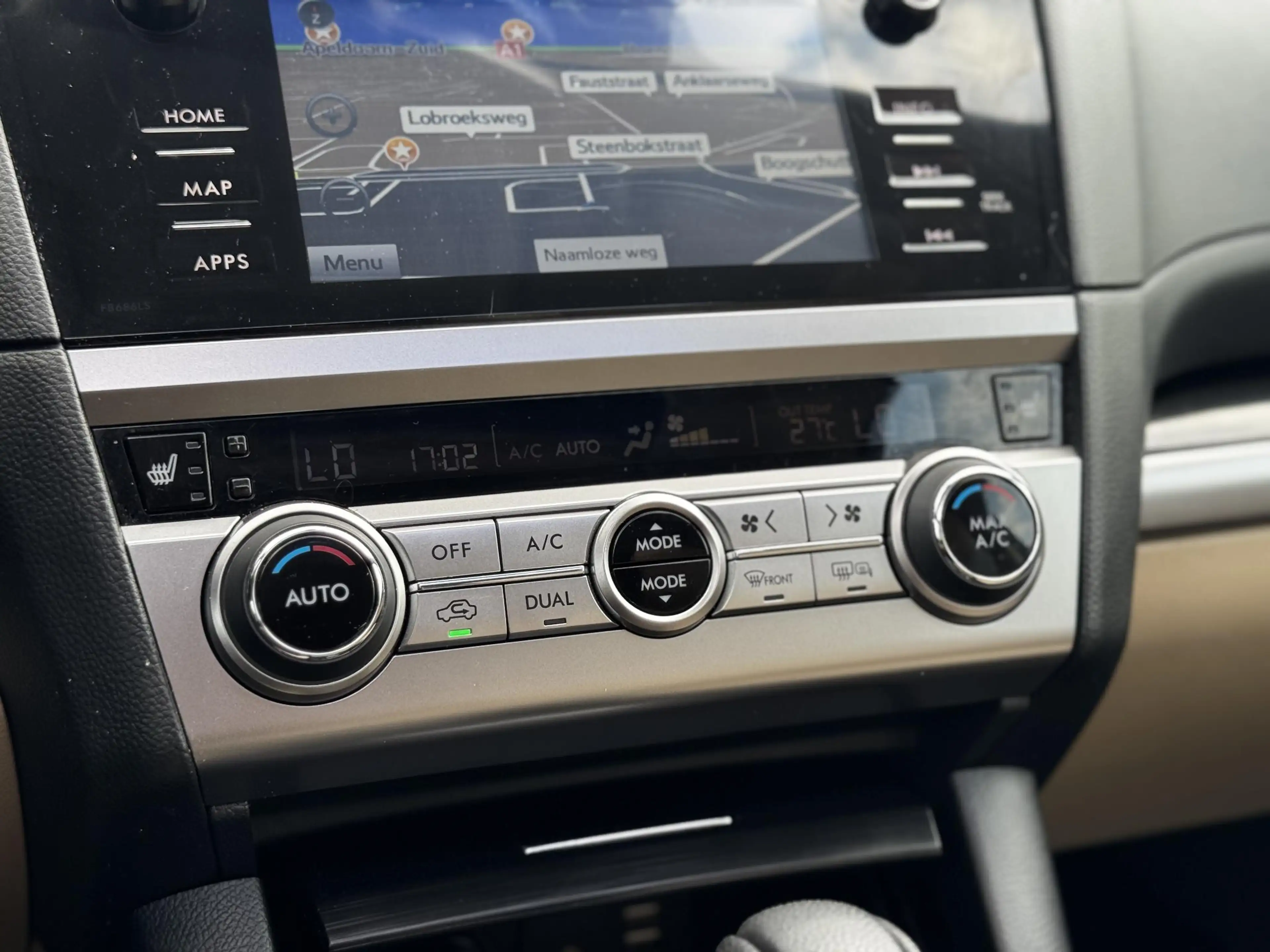 Subaru OUTBACK 2.5i Premium / Trekhaak 2000 kg / 10-2017 / duurst — photo 41