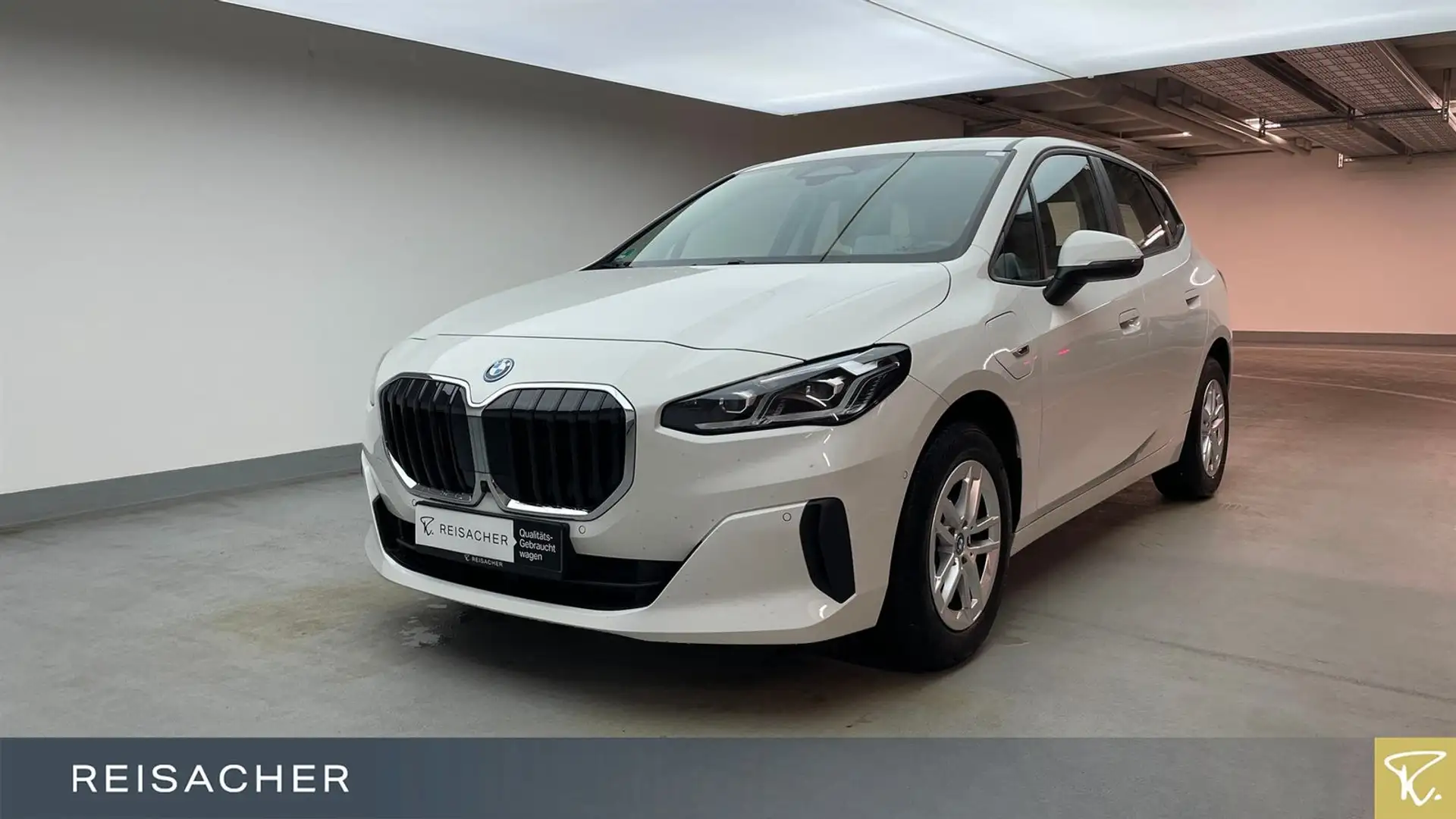 BMW 225 225e A xDrive Active Tourer LCProf ACC RFK HUD Weiß - 1