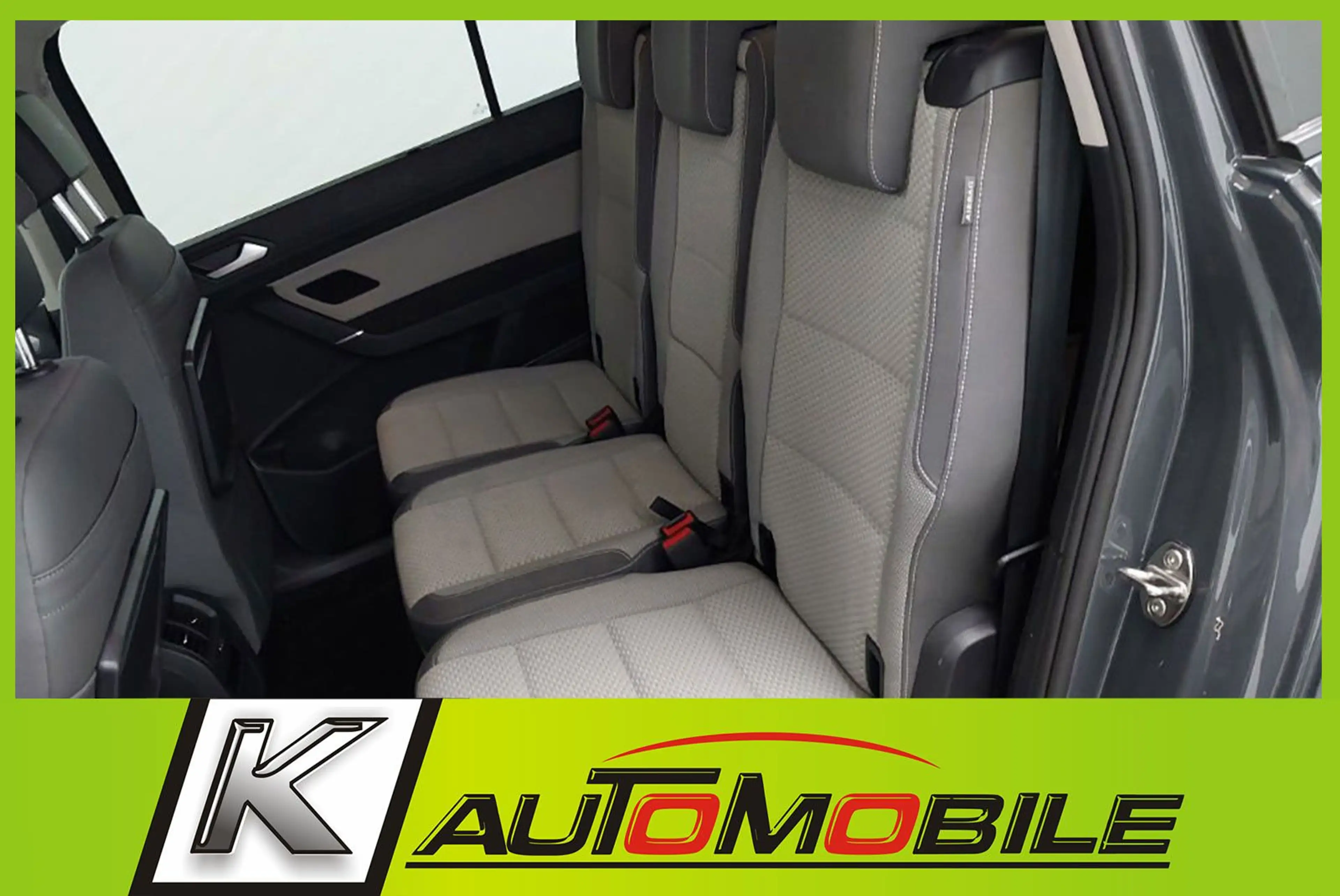 Volkswagen Touran 1,5 IQ.LIGHT+Kamera+STHZ+DAB+7-Sitzer+AHK — photo 9