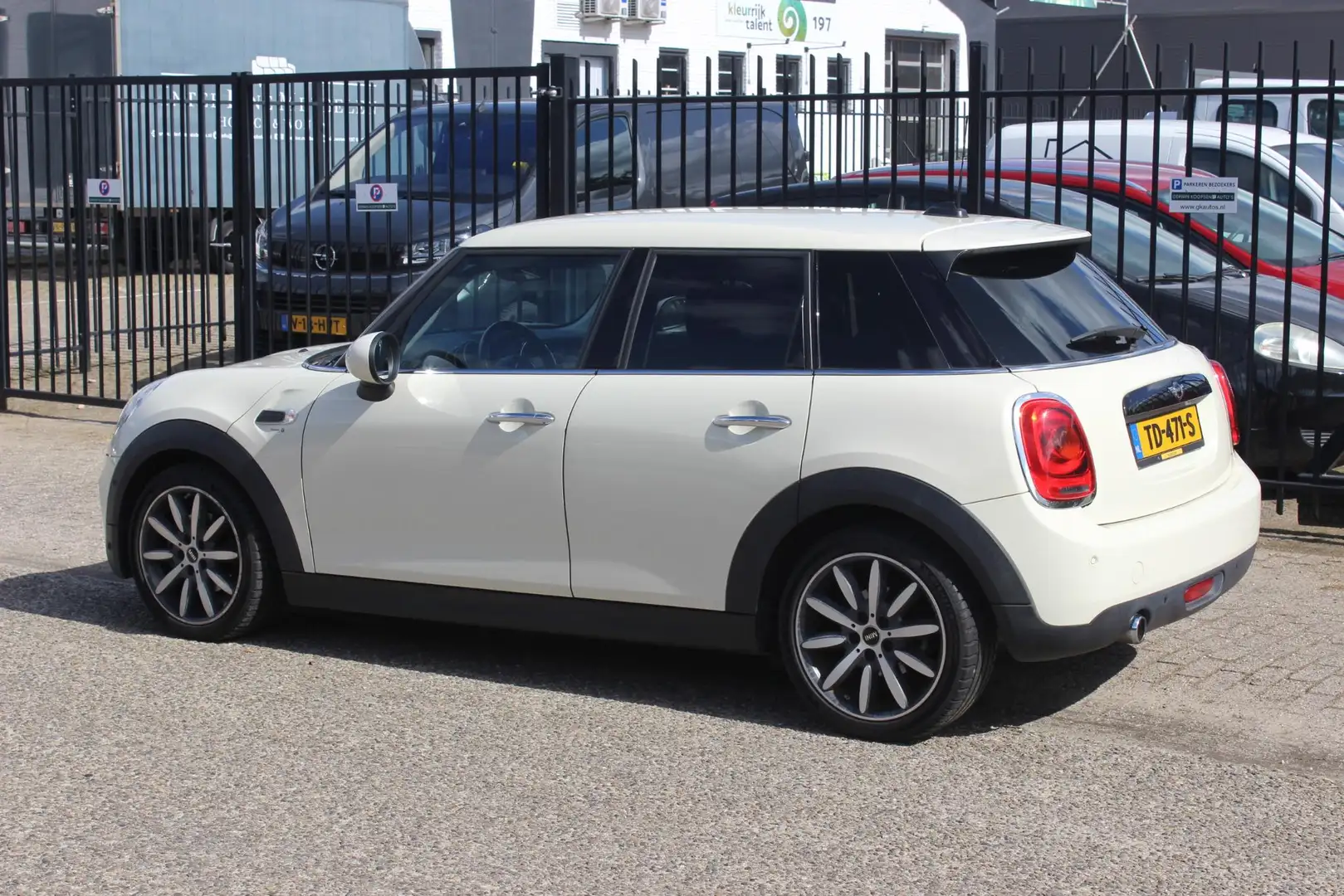 MINI Cooper Mini 1.5 5-deurs Chili, Navigatie Blanc - 2