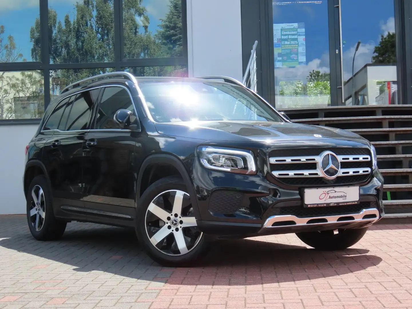 Mercedes-Benz GLB 200 d Autom. Navi Kamera 7-Sitzer Schwarz - 1