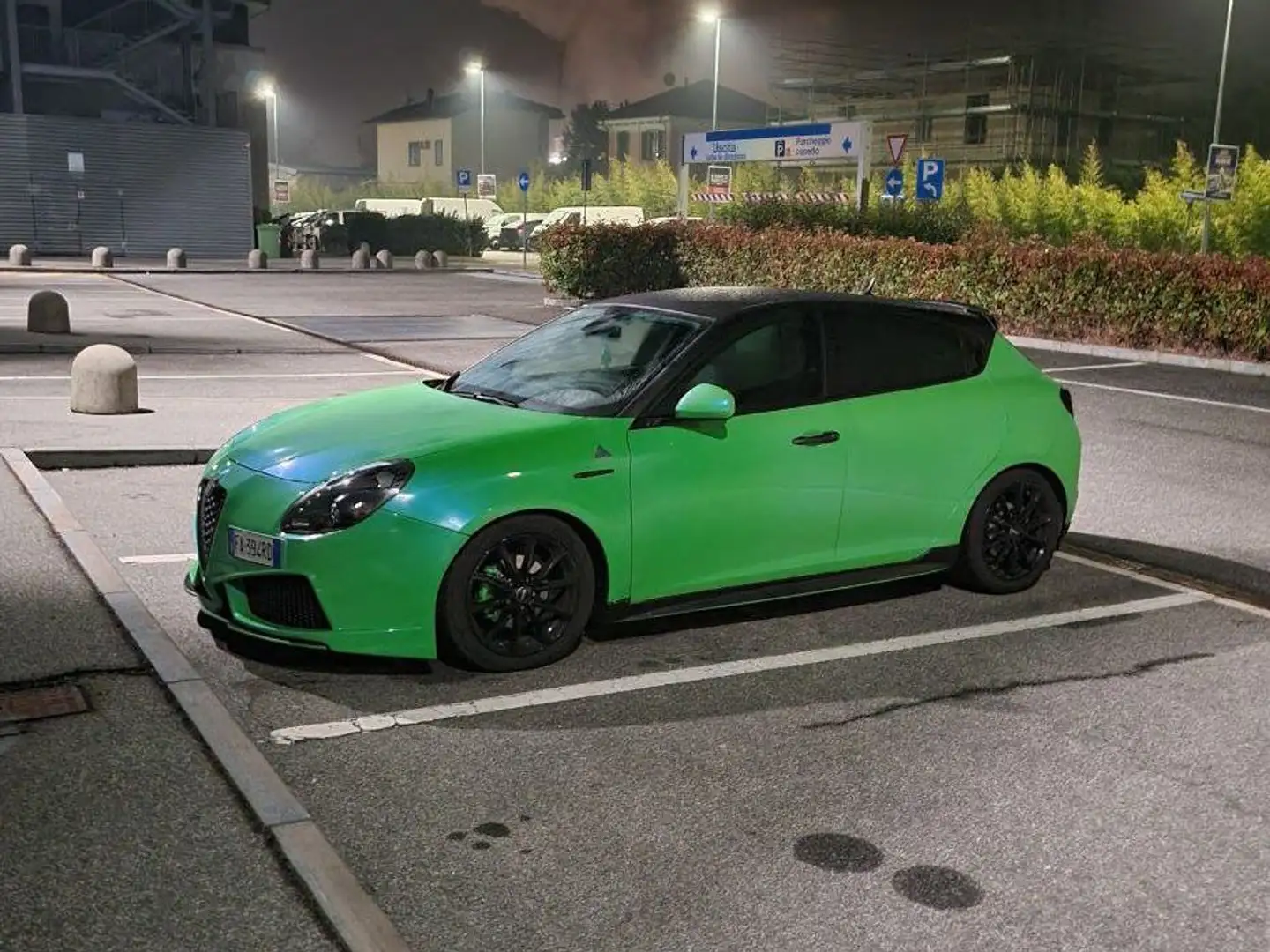 Alfa Romeo Giulietta Giulietta+III+2010+1.6+jtdm+Moving Green - 1