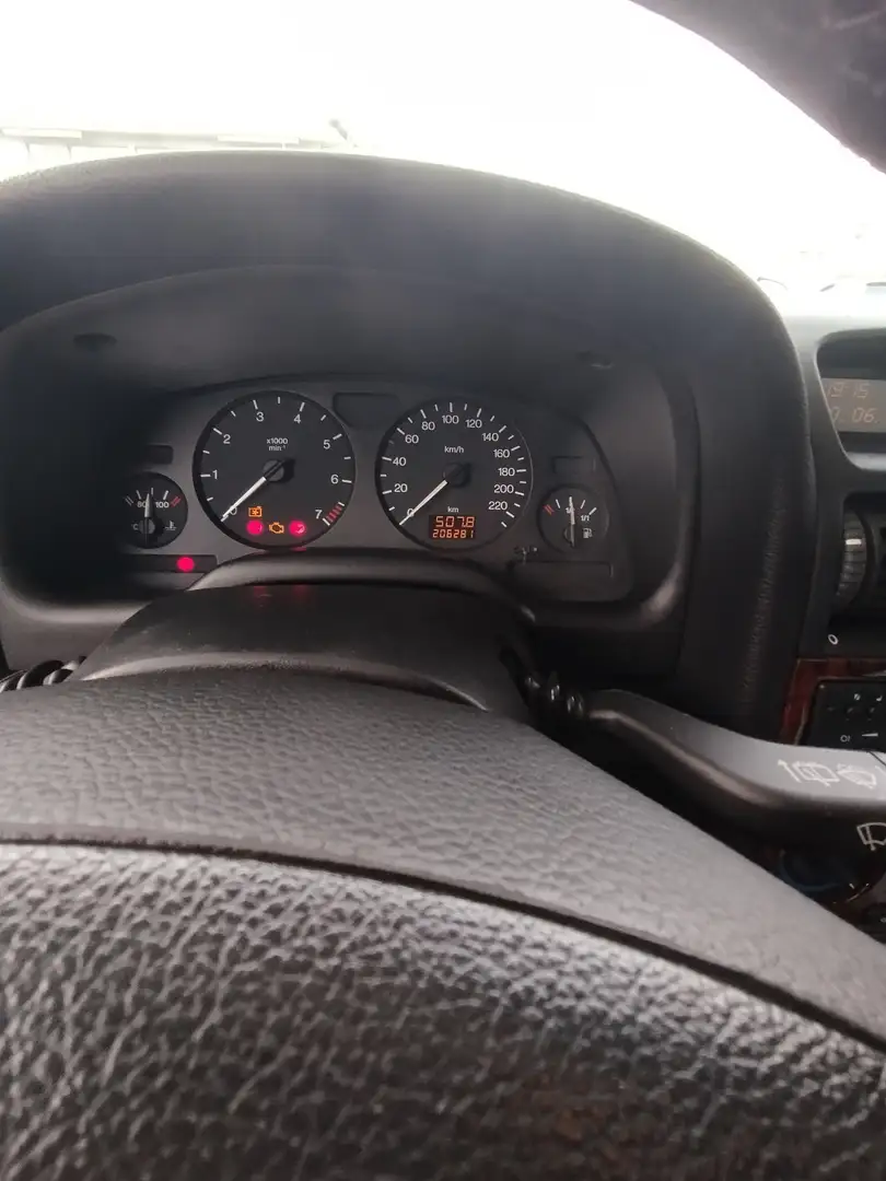 Opel Astra 3p 1.6i 16v Sport - 1