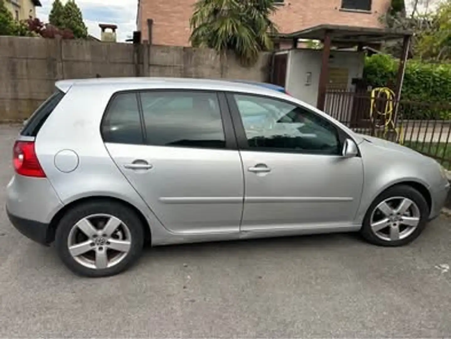 Volkswagen Golf Golf V 2003 3p 1.9 tdi United dpf Argento - 2