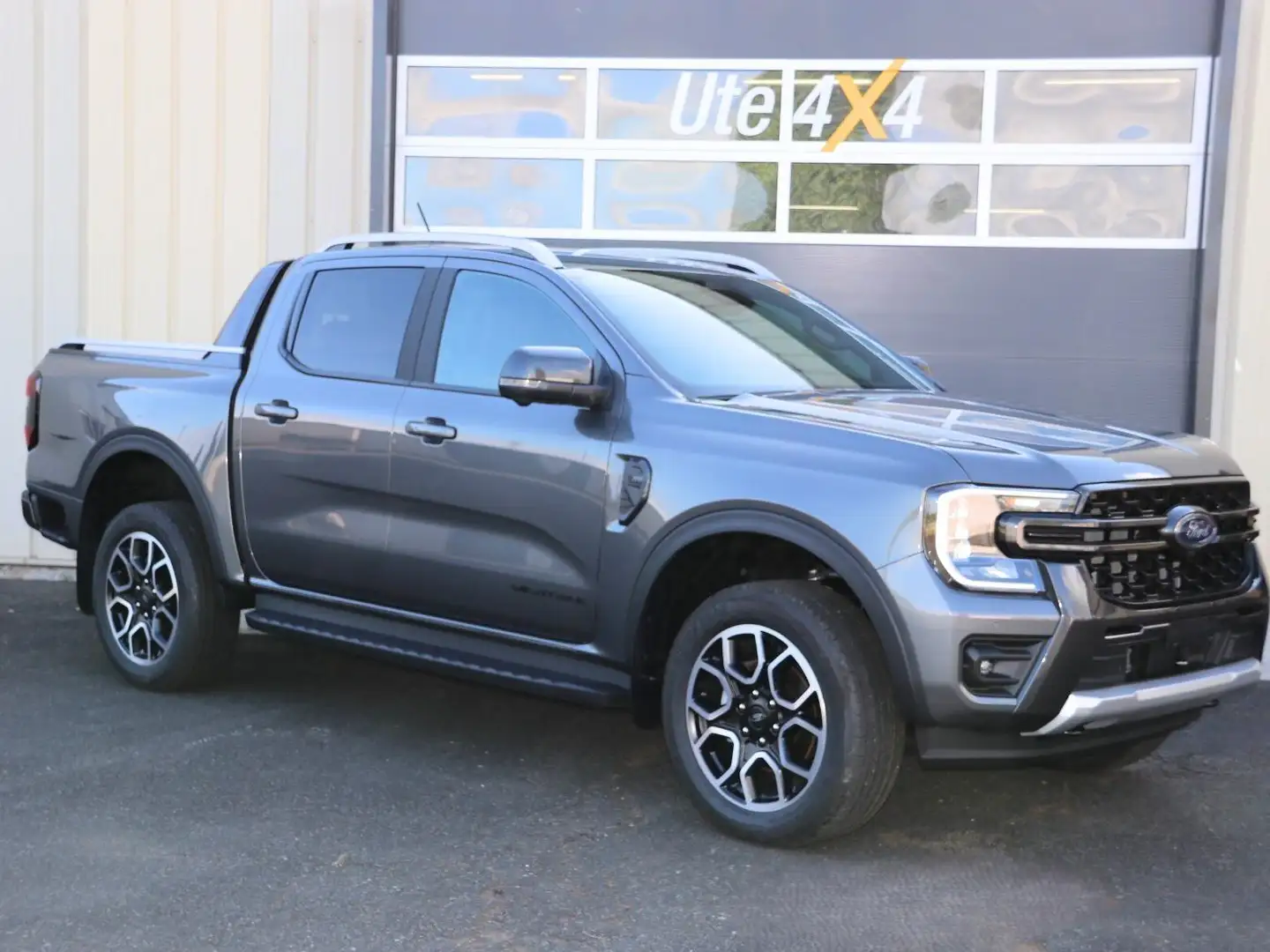 Ford Ranger RANGER DOUBLE CABINE 2.0 205 4X4 WILDTRAK A Gris - 1