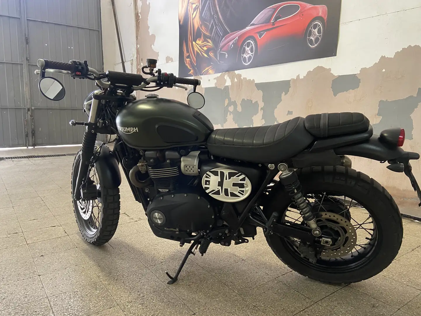 Triumph Street Scrambler - 1