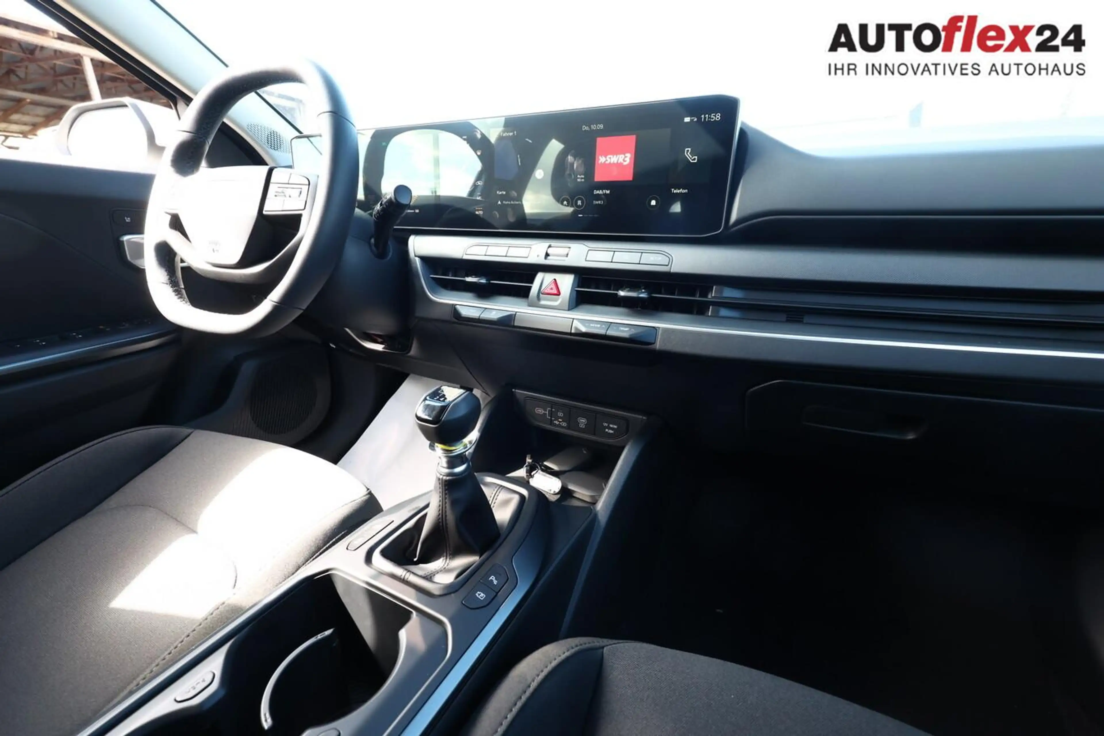 Kia K4 MT SHZ ACC Nav LED Kam Keyl 2xPDC LM16 CarPl 85... — photo 8