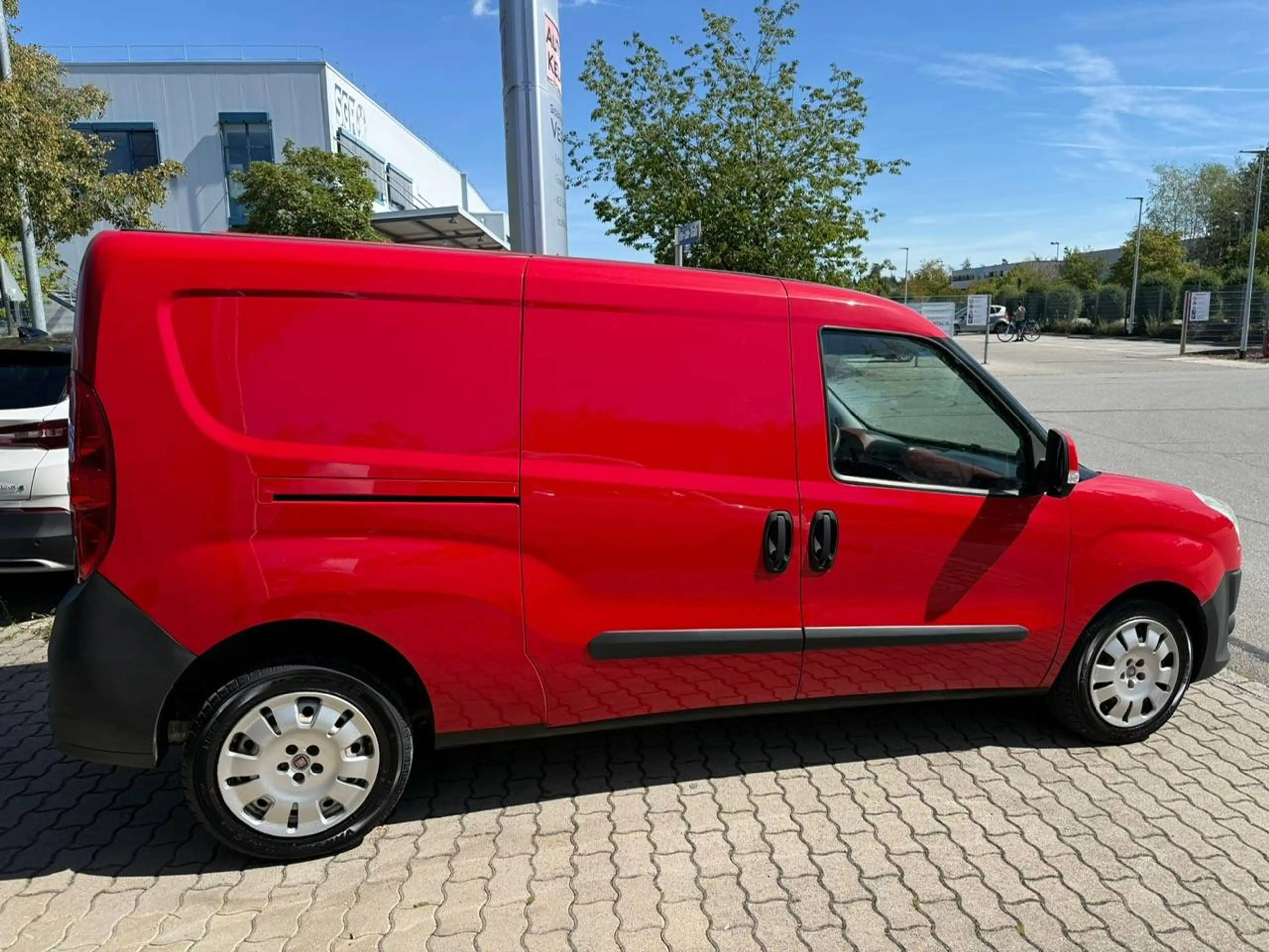 Fiat Doblo SX Maxi Kasten - 3,5t - AHK - LKW Zulassung - — photo 8