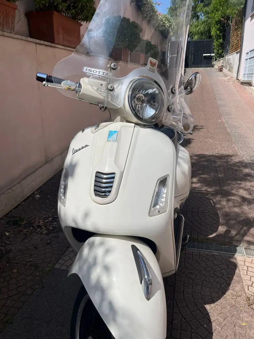 Piaggio GTS 300 Alb - 1