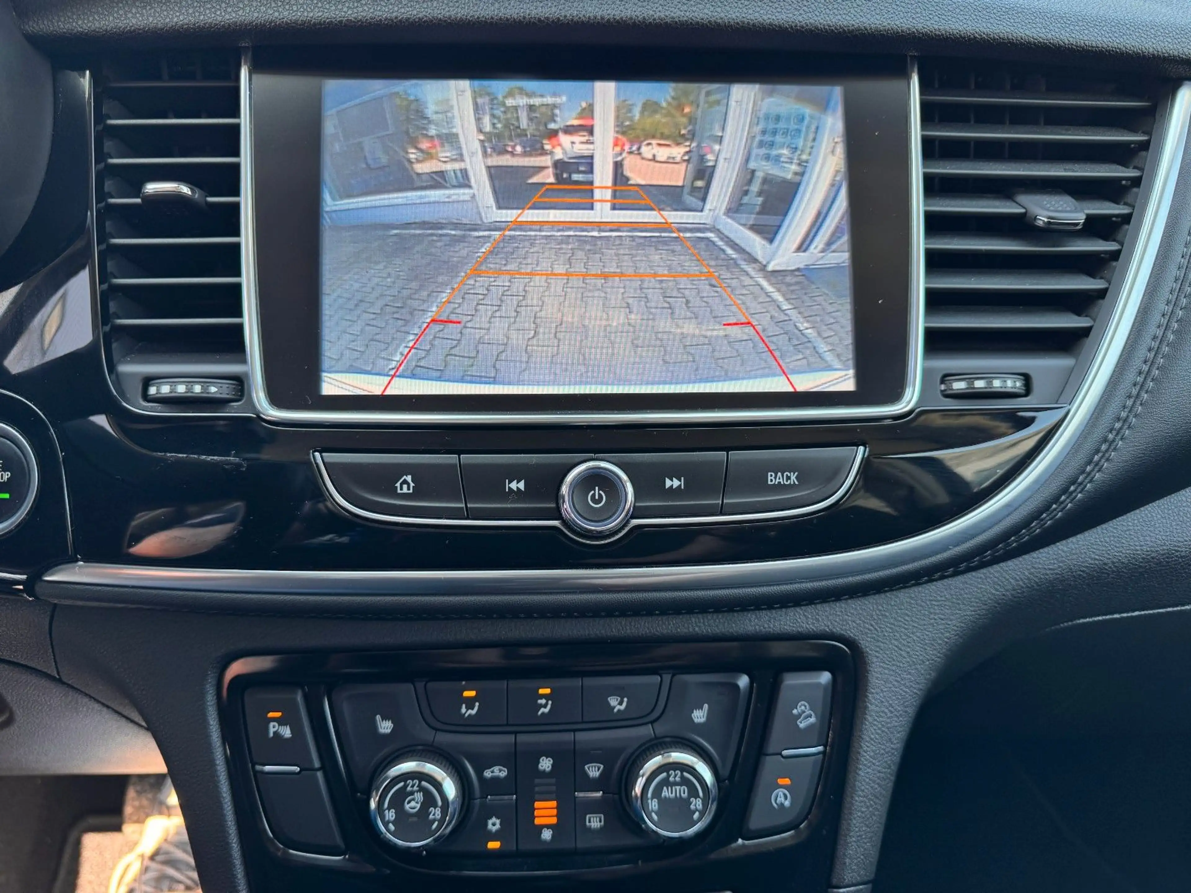 Opel Mokka X Innovation 4x4 Automatik *Fahrradträger* — photo 11