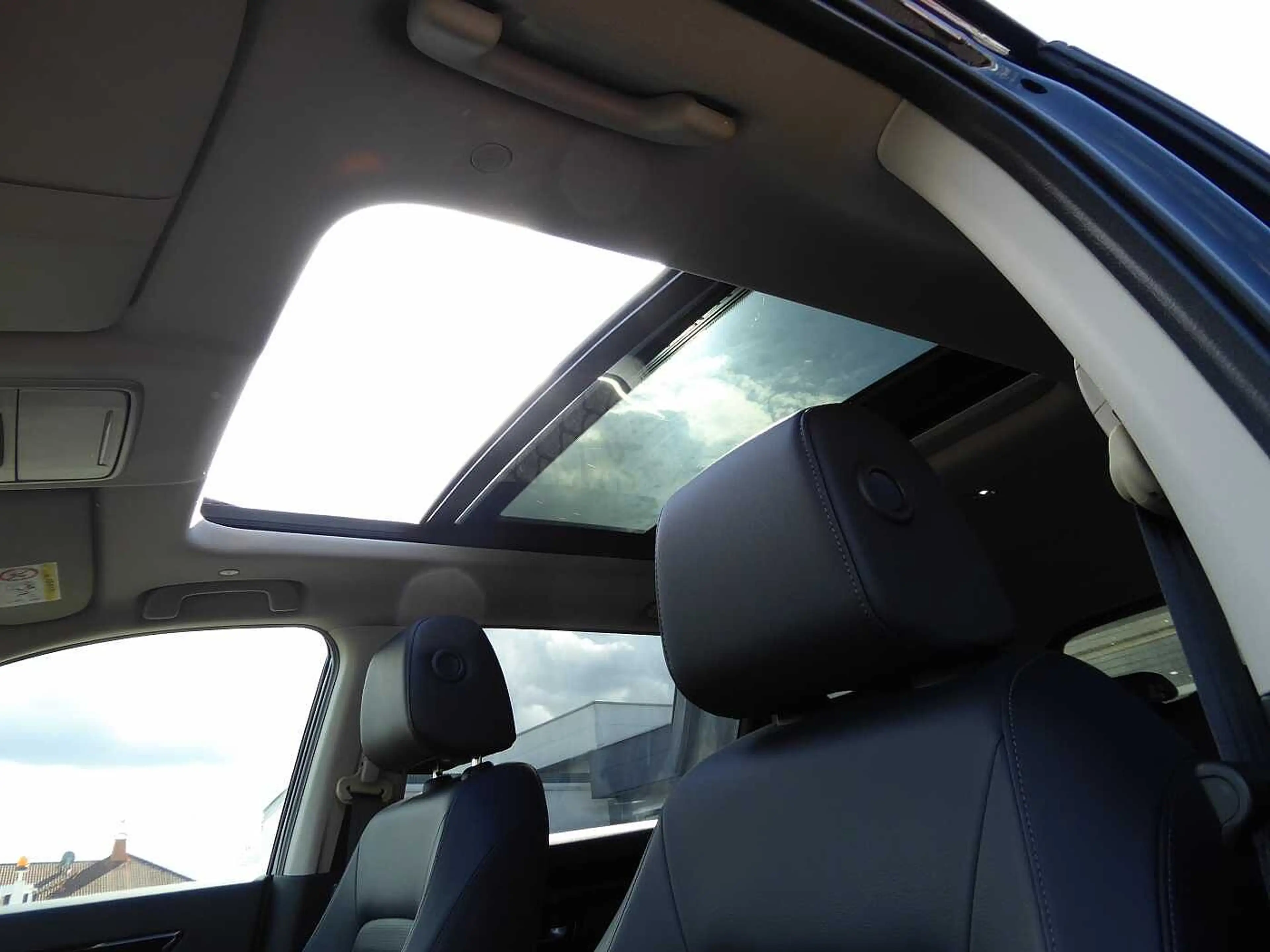 Honda CR-V Hybrid e:HEV 2.0 i-MMD AWD Elegance / 1. Hand — photo 14