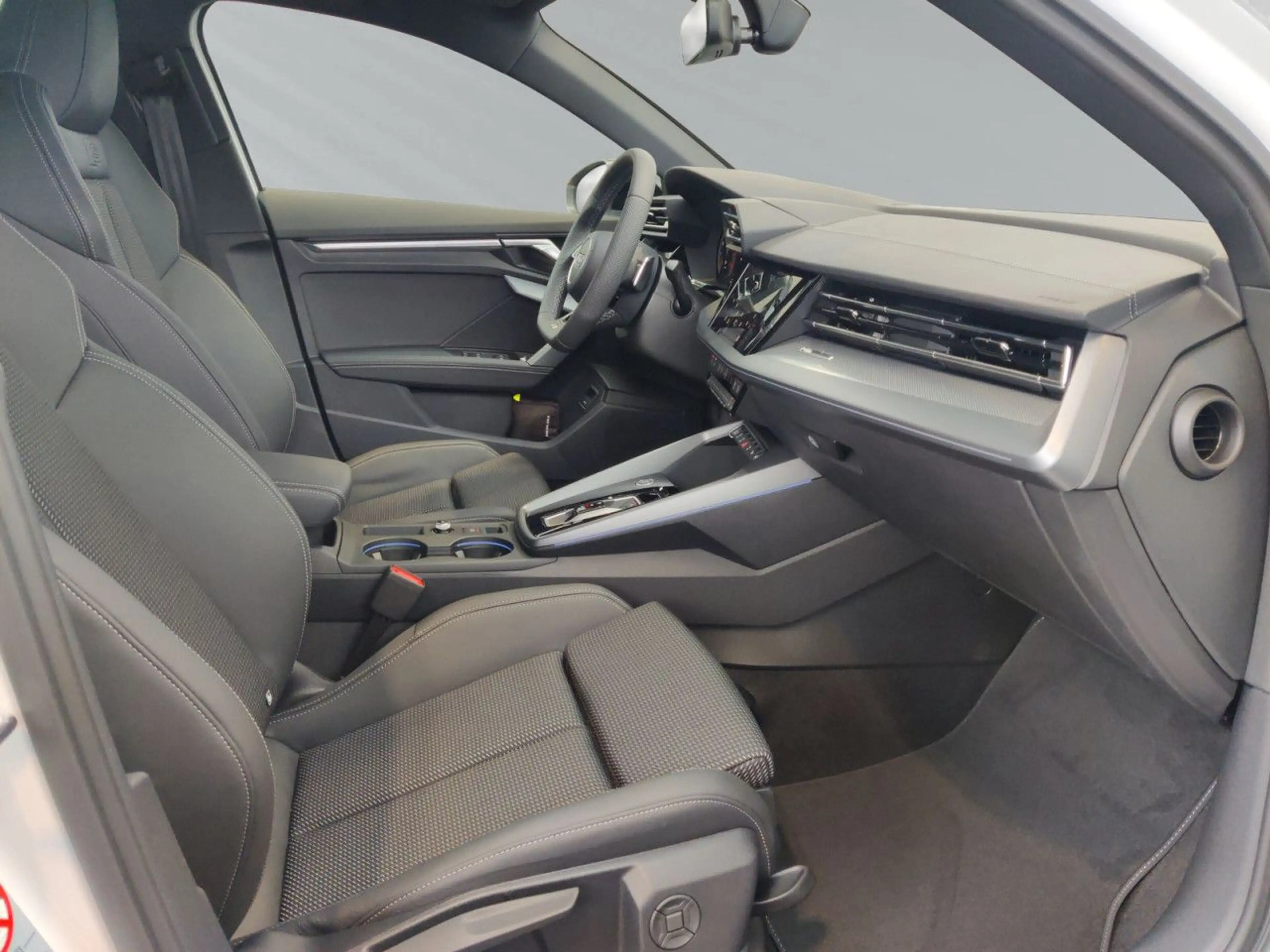Audi A3 Sportback 30 TFSI S line S tronic AHK ACC LED K — photo 9