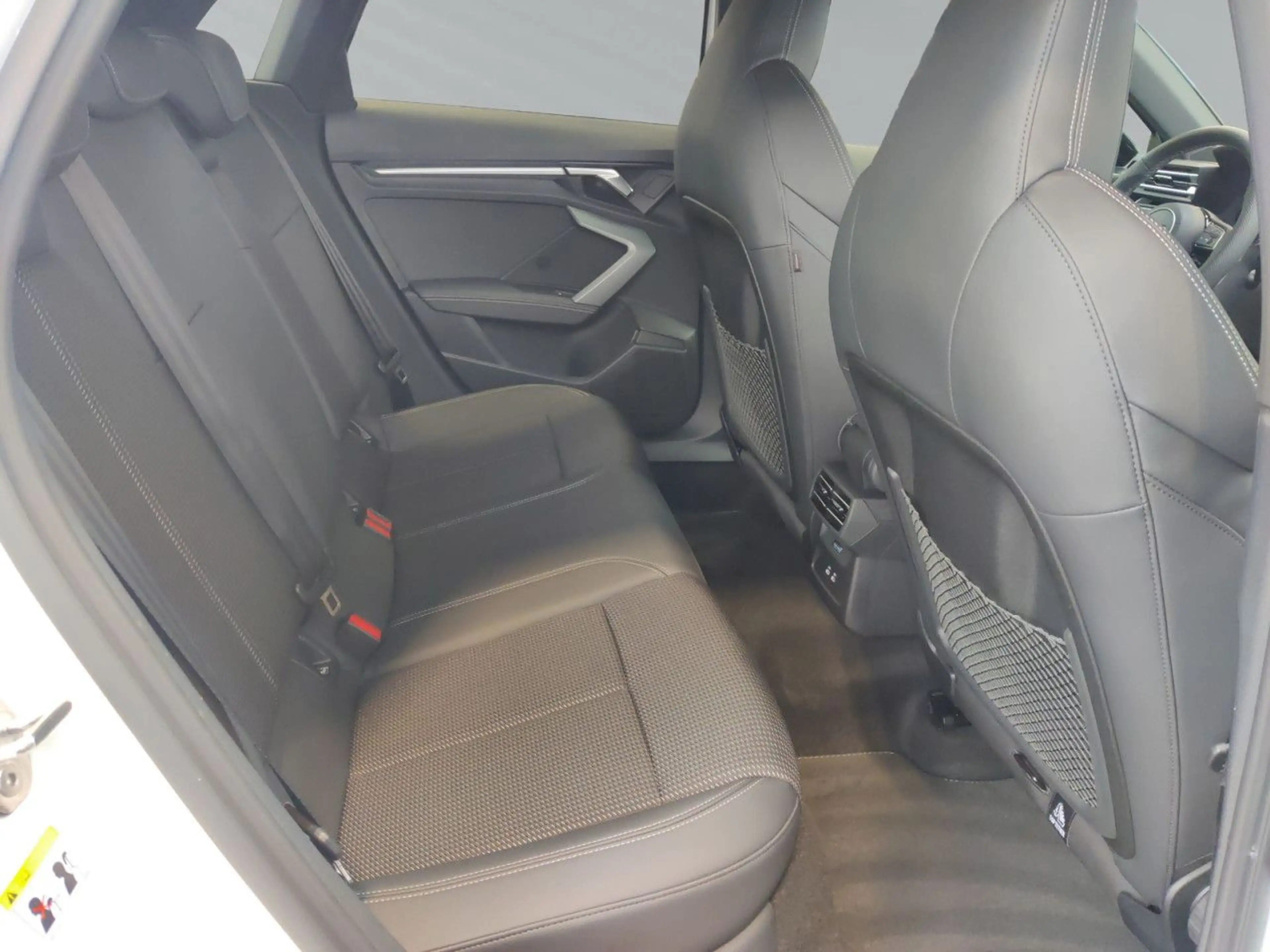 Audi A3 Sportback 30 TFSI S line S tronic AHK ACC LED K — photo 11