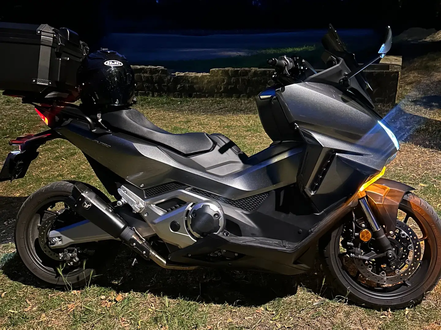 Honda Forza 750 Ezüst - 2