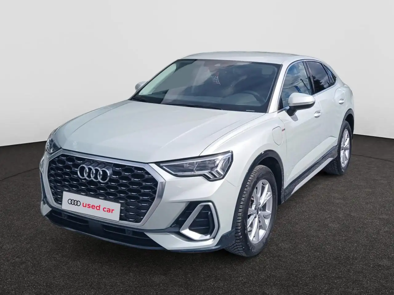 Audi Q3 45 TFSIe S line S tronic (180 kW)