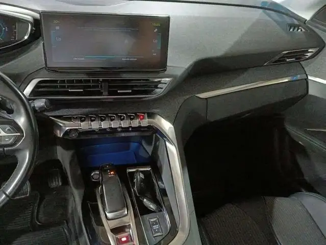 Peugeot 3008 view 11