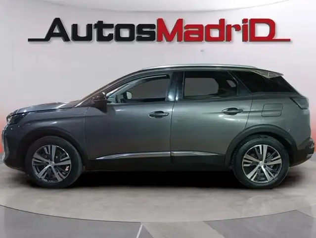 Peugeot 3008 view 4